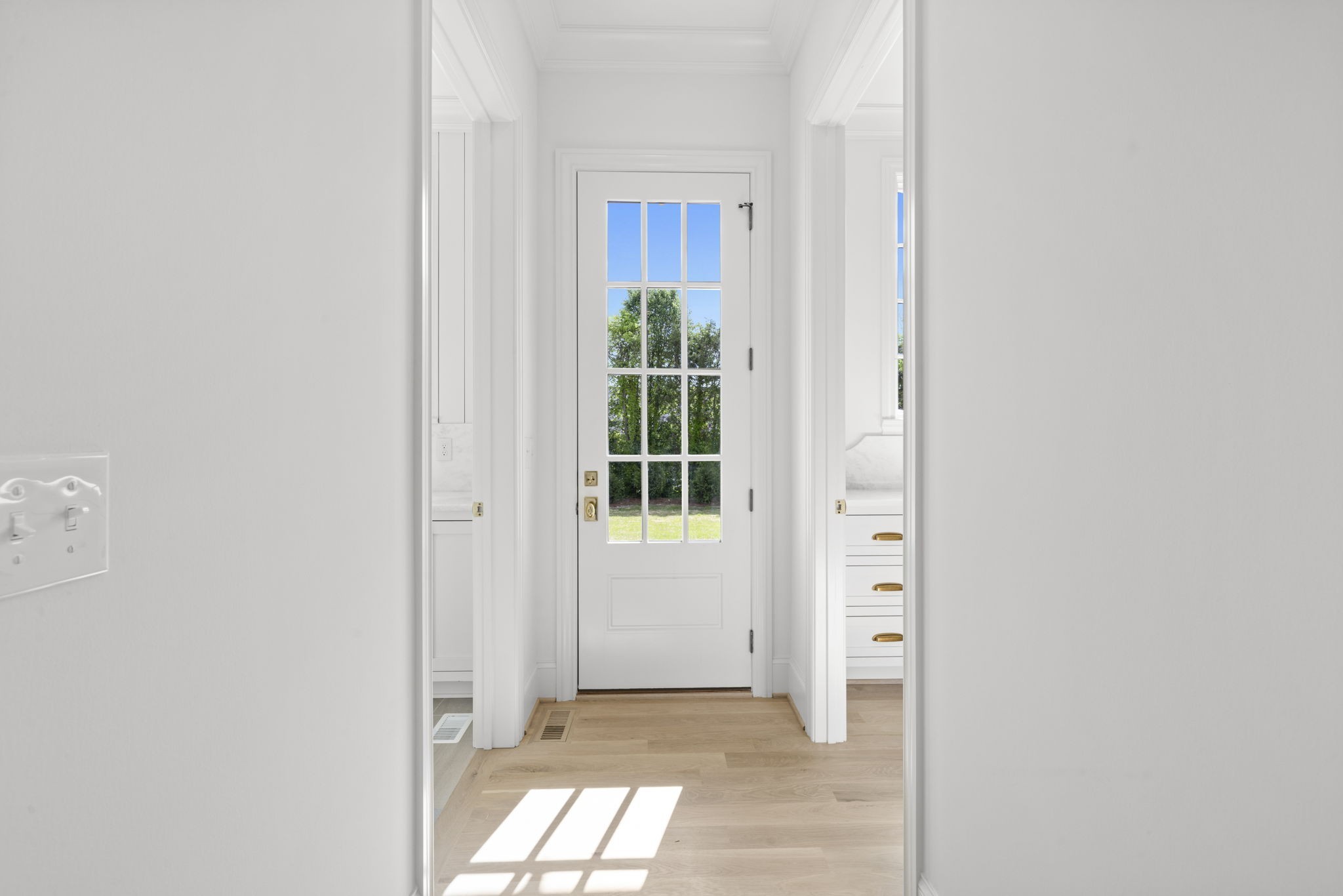 6034 Frazier Park Ln