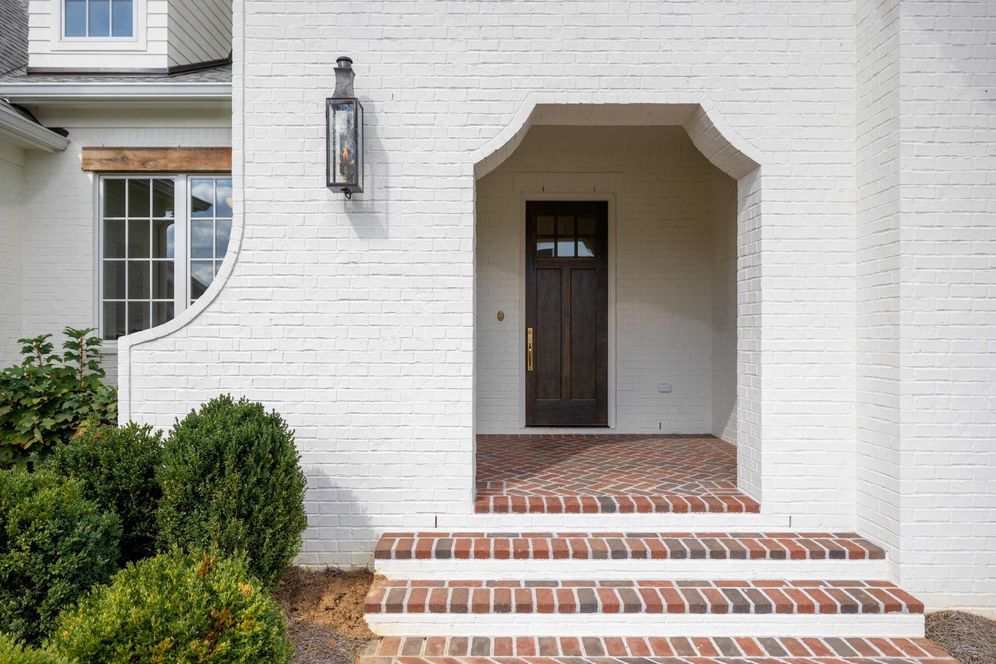 6034 Frazier Park Ln