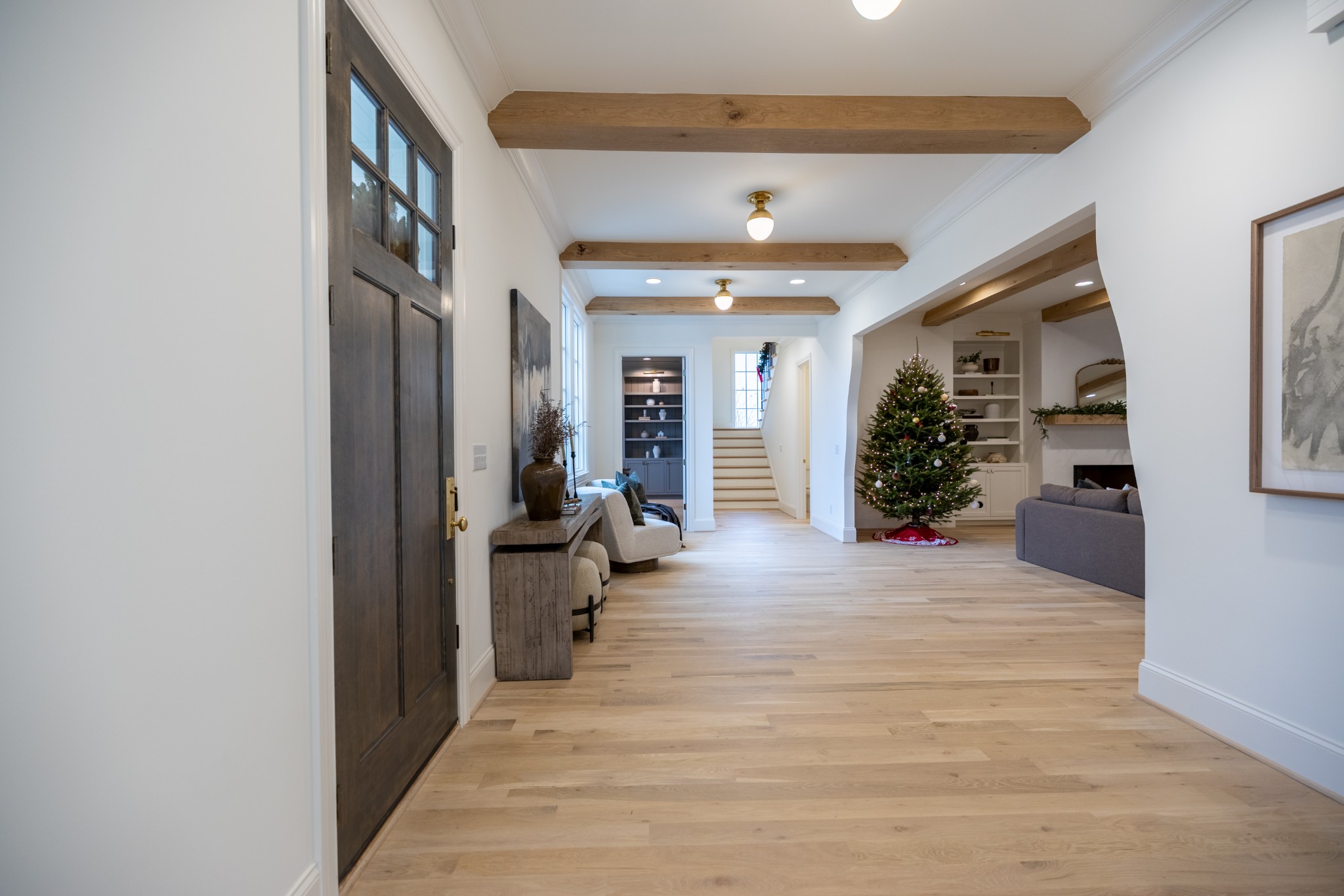 6034 Frazier Park Ln