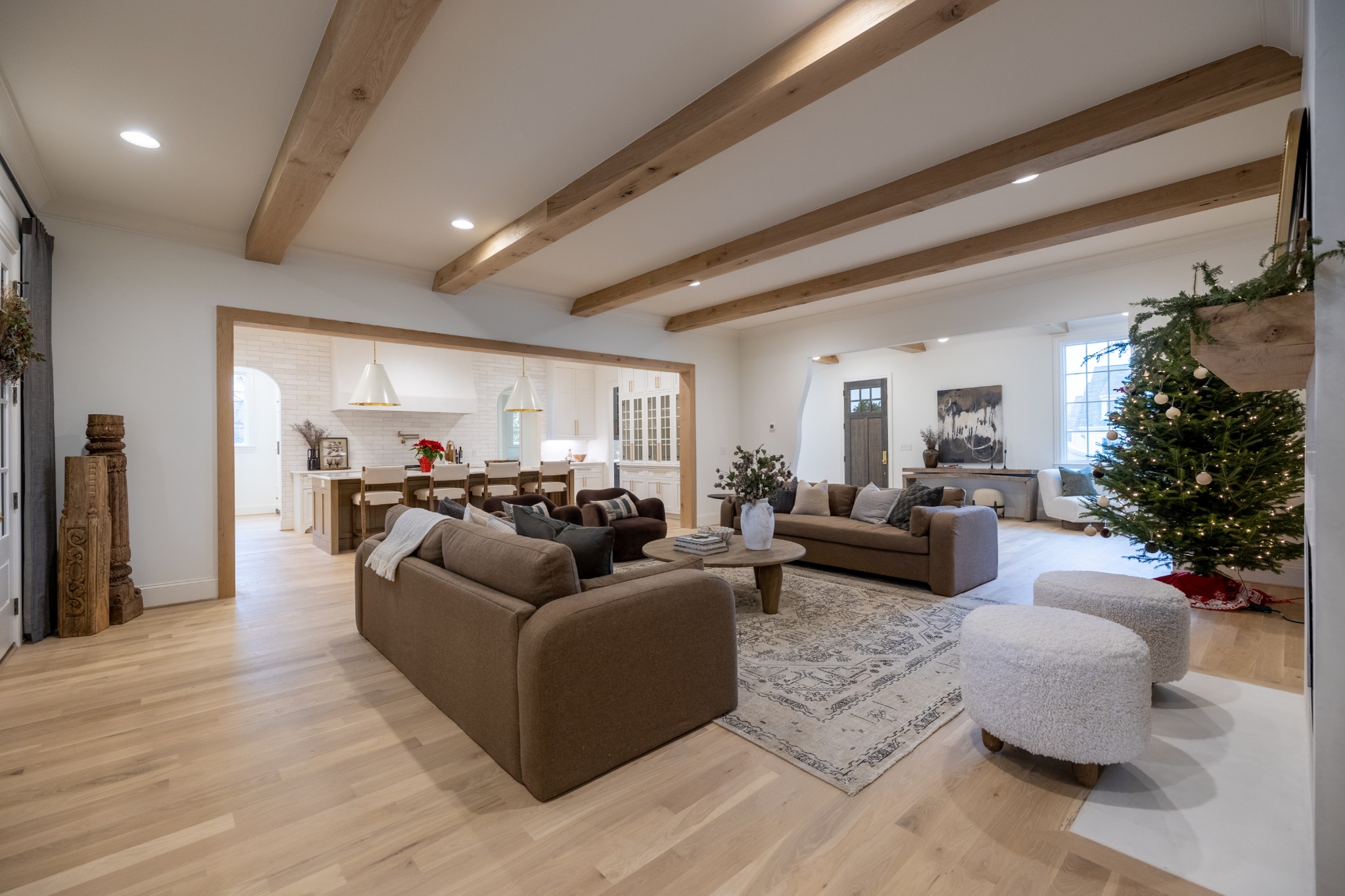 6034 Frazier Park Ln