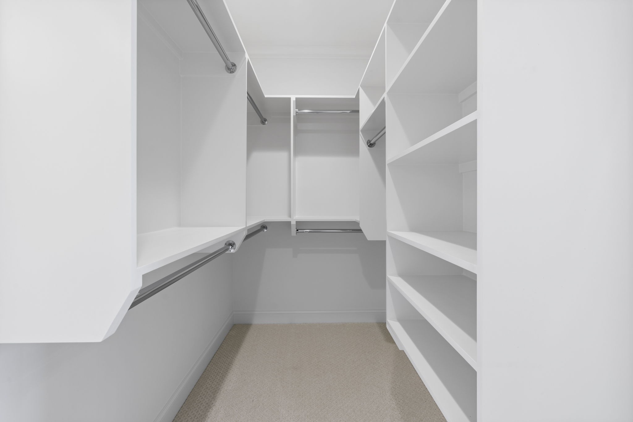 6034 Frazier Park Ln