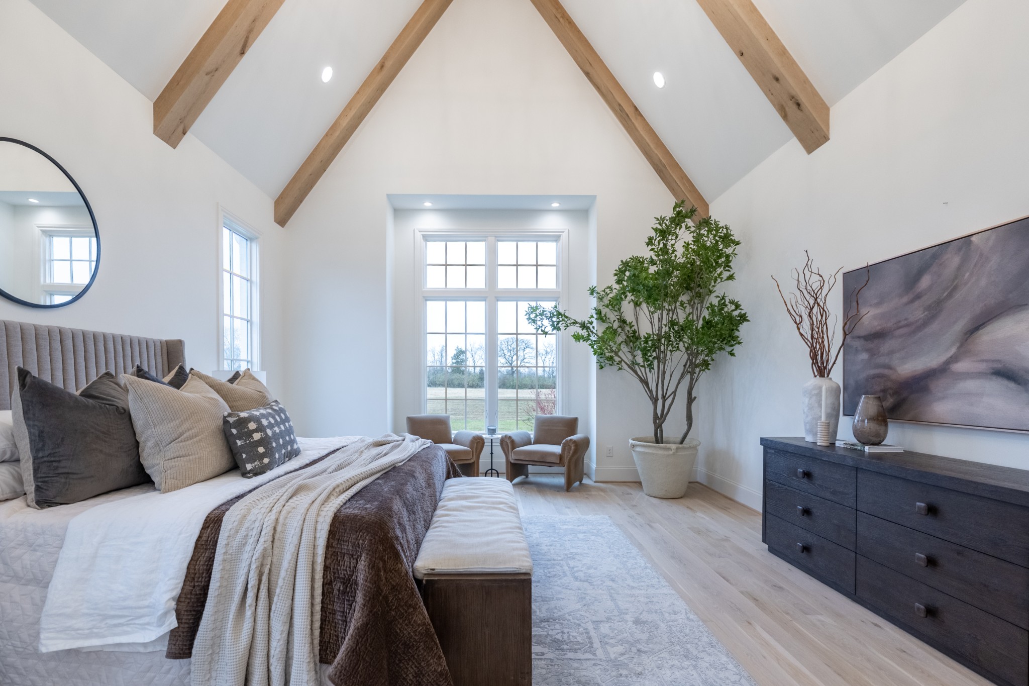 6034 Frazier Park Ln