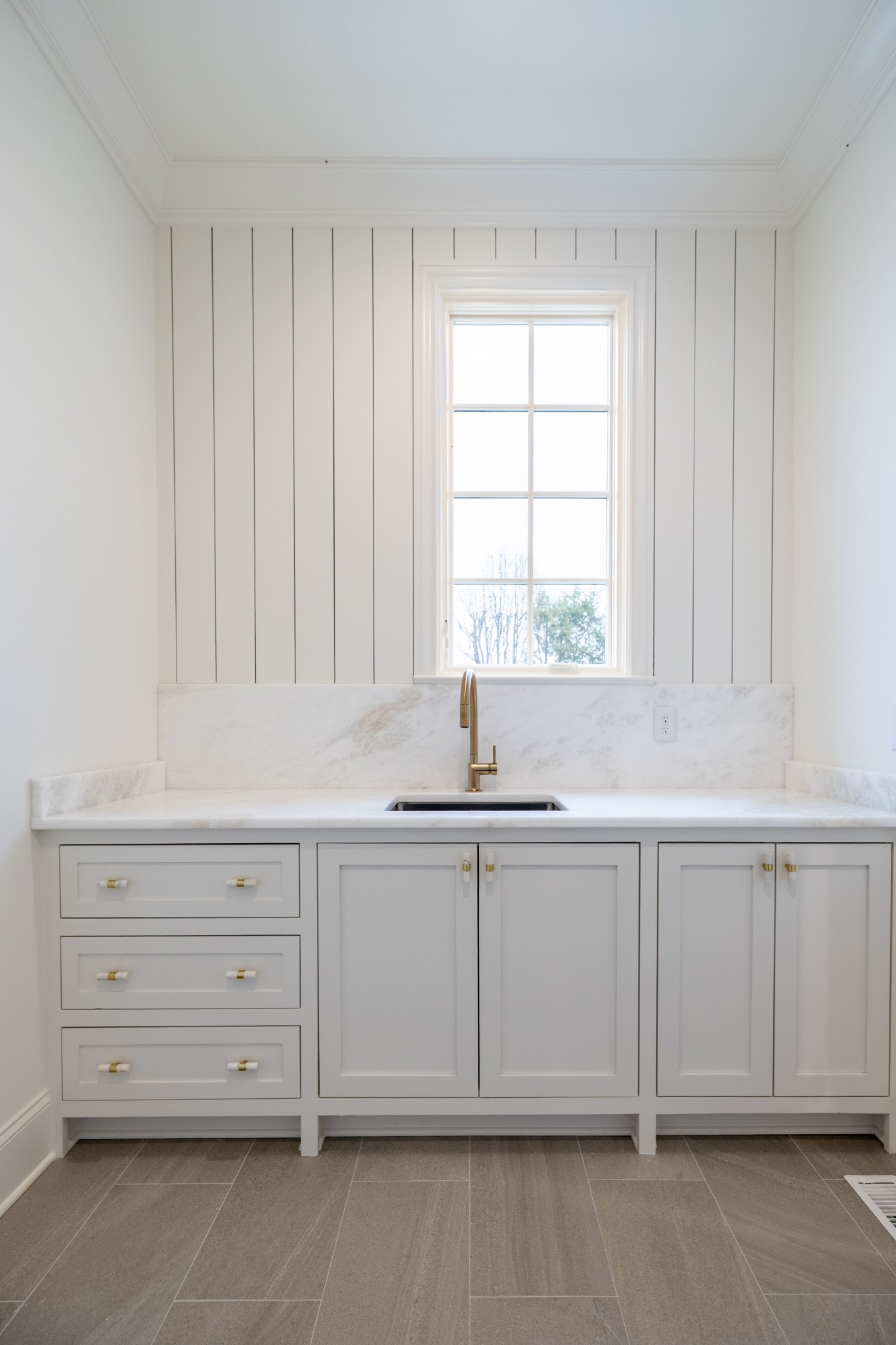 6034 Frazier Park Ln