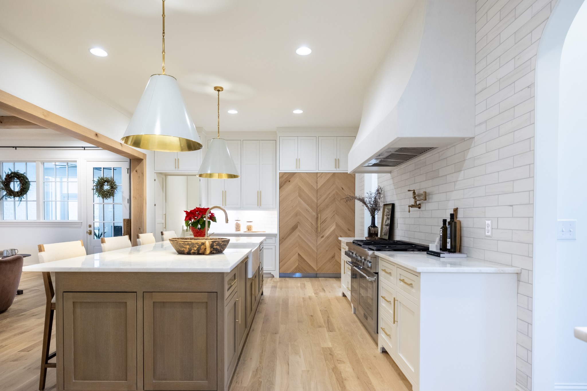 6034 Frazier Park Ln