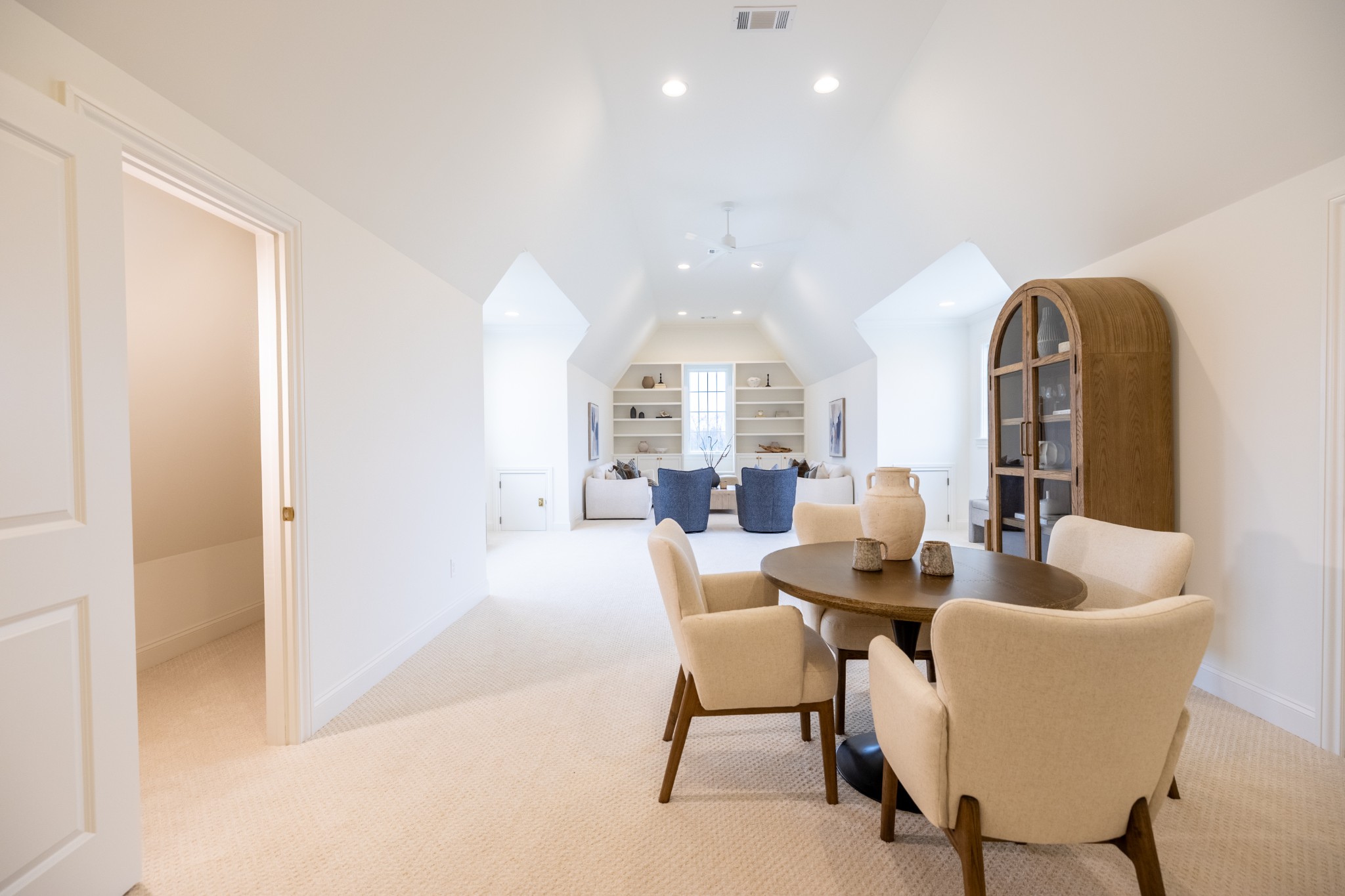 6034 Frazier Park Ln