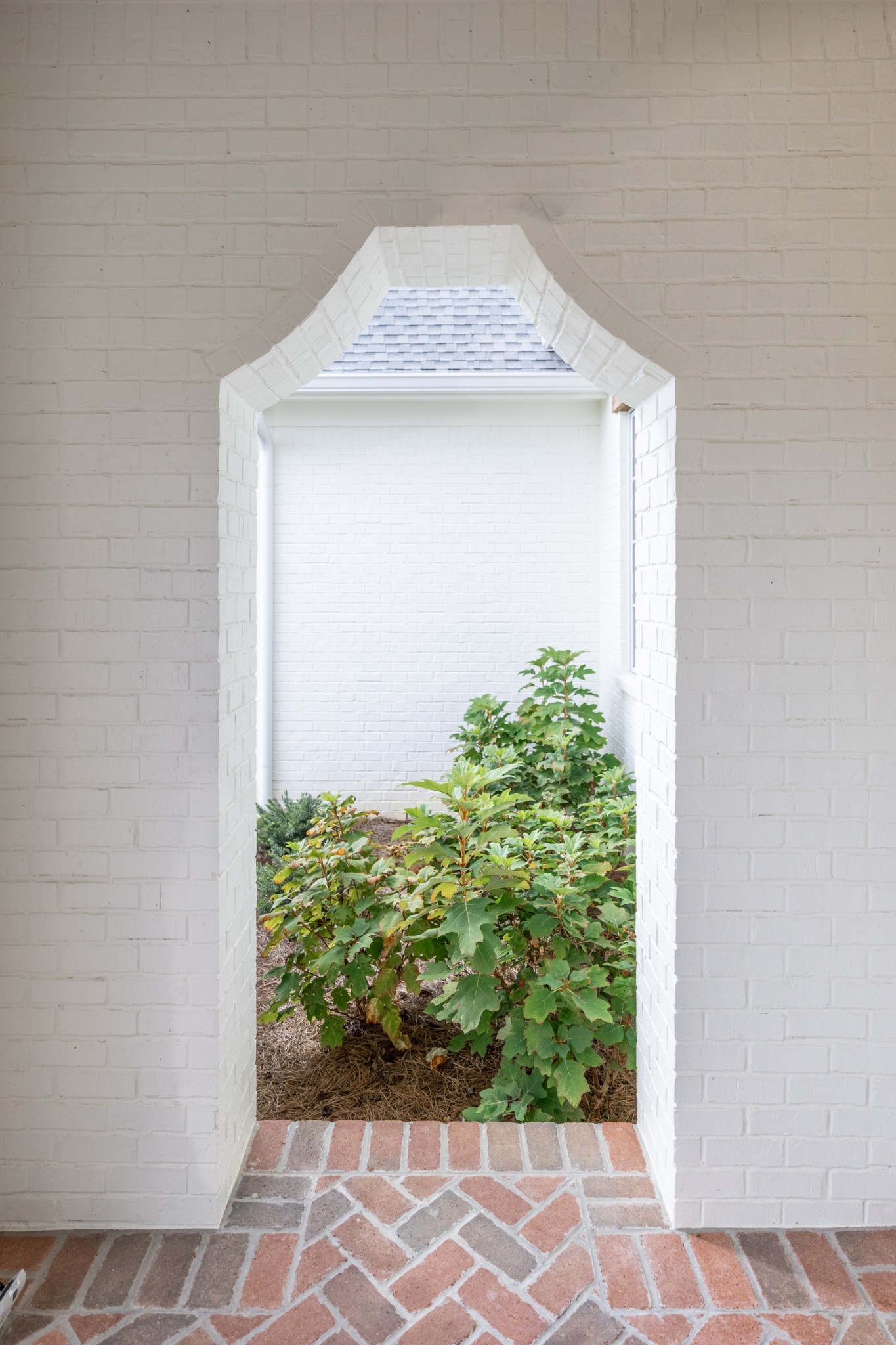 6034 Frazier Park Ln