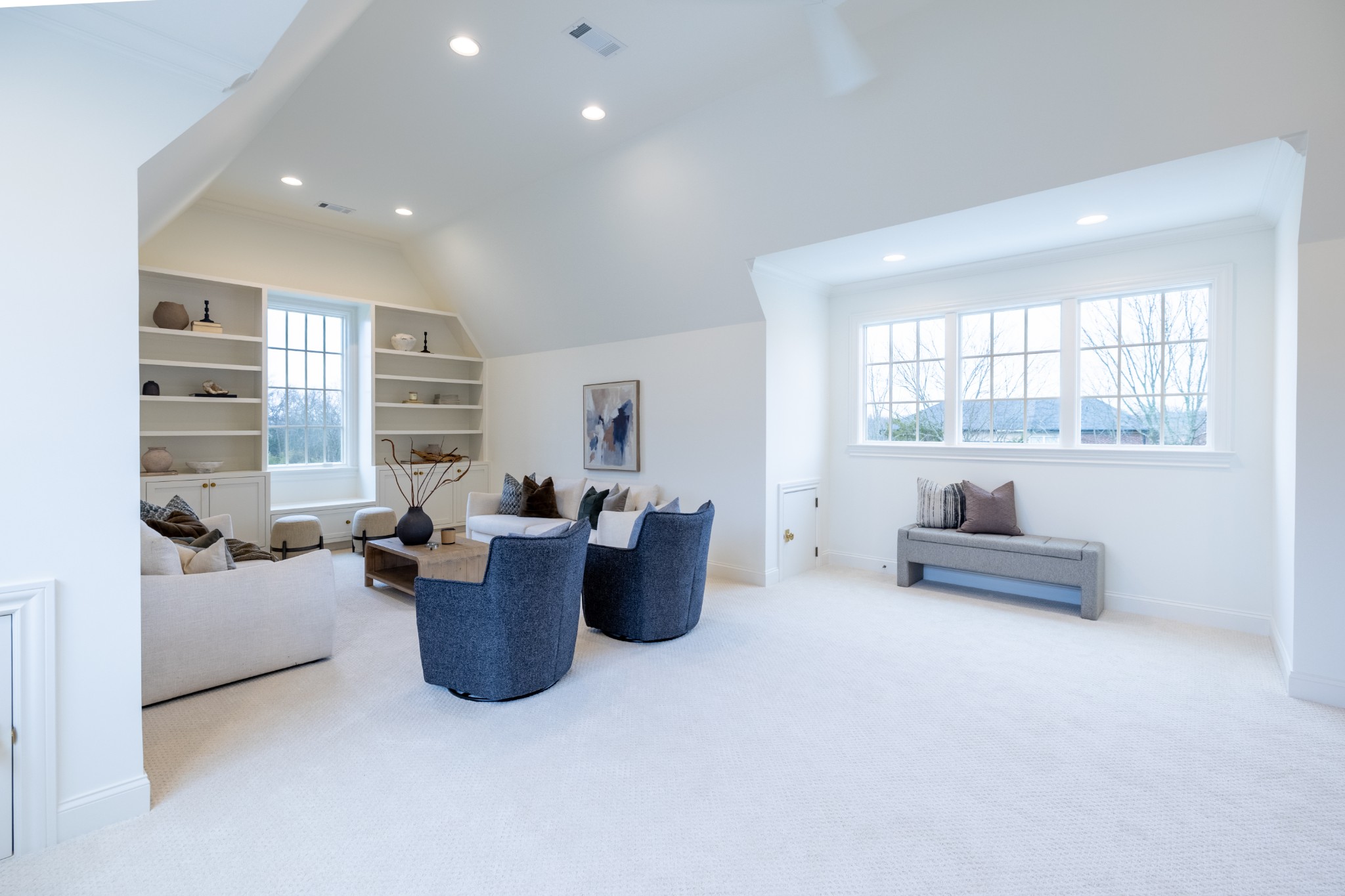 6034 Frazier Park Ln