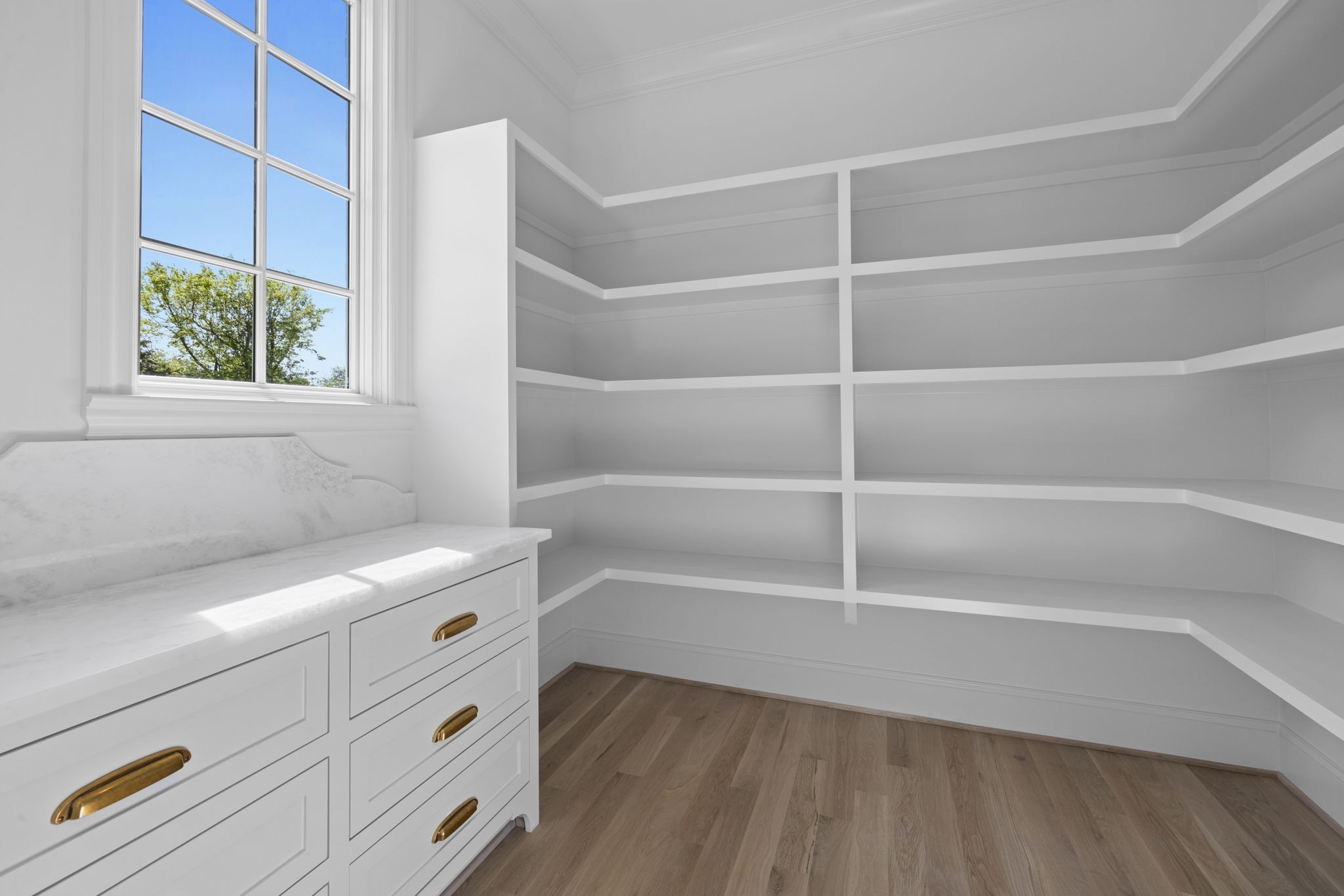 6034 Frazier Park Ln