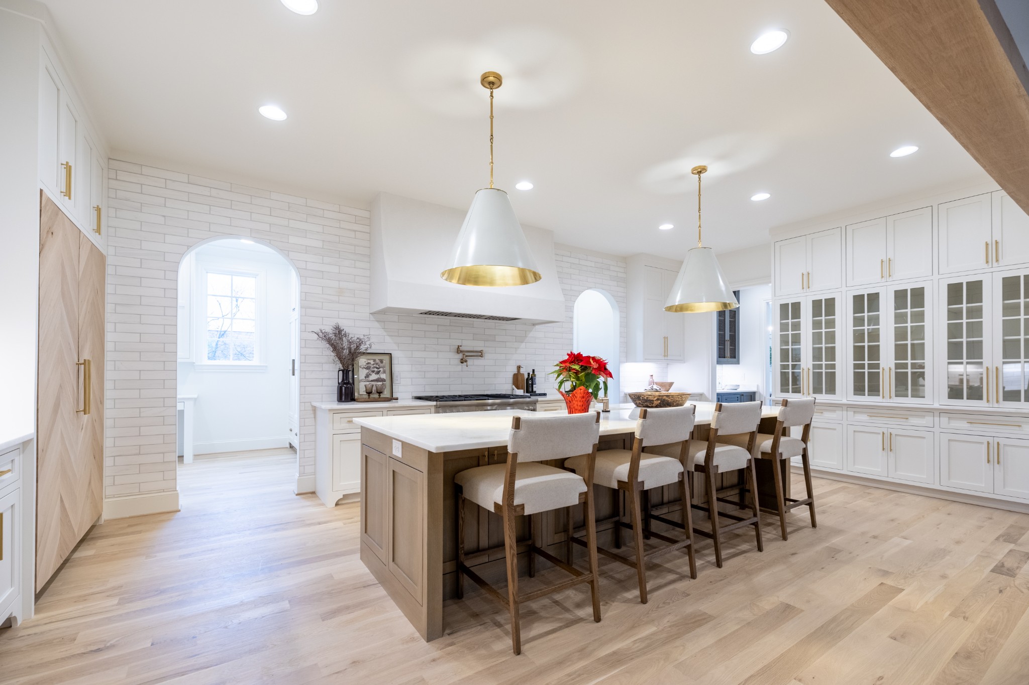 6034 Frazier Park Ln