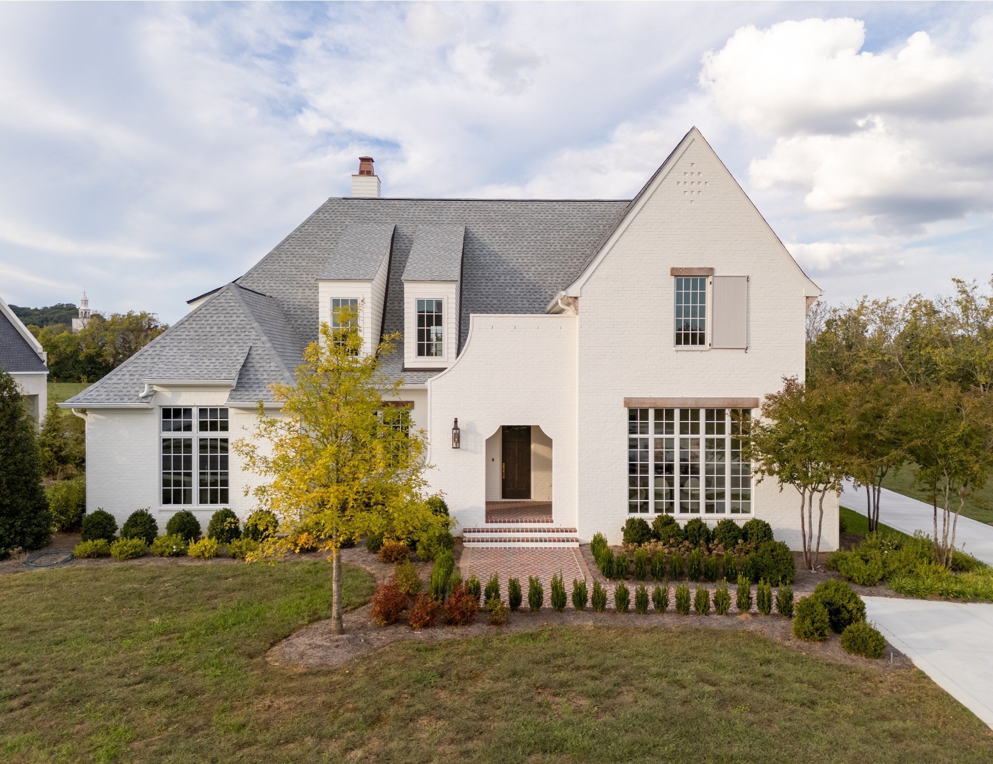 6034 Frazier Park Ln