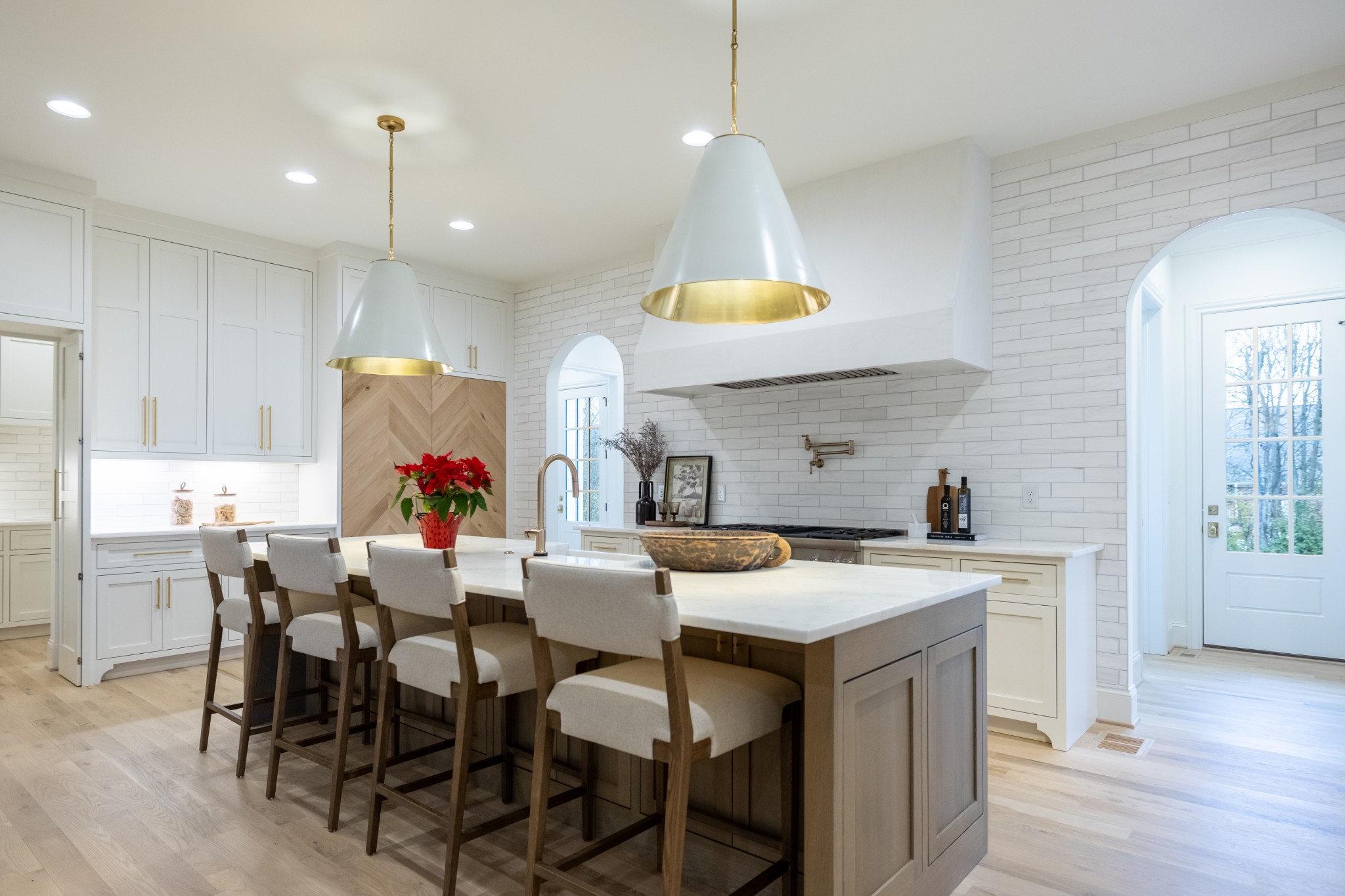 6034 Frazier Park Ln