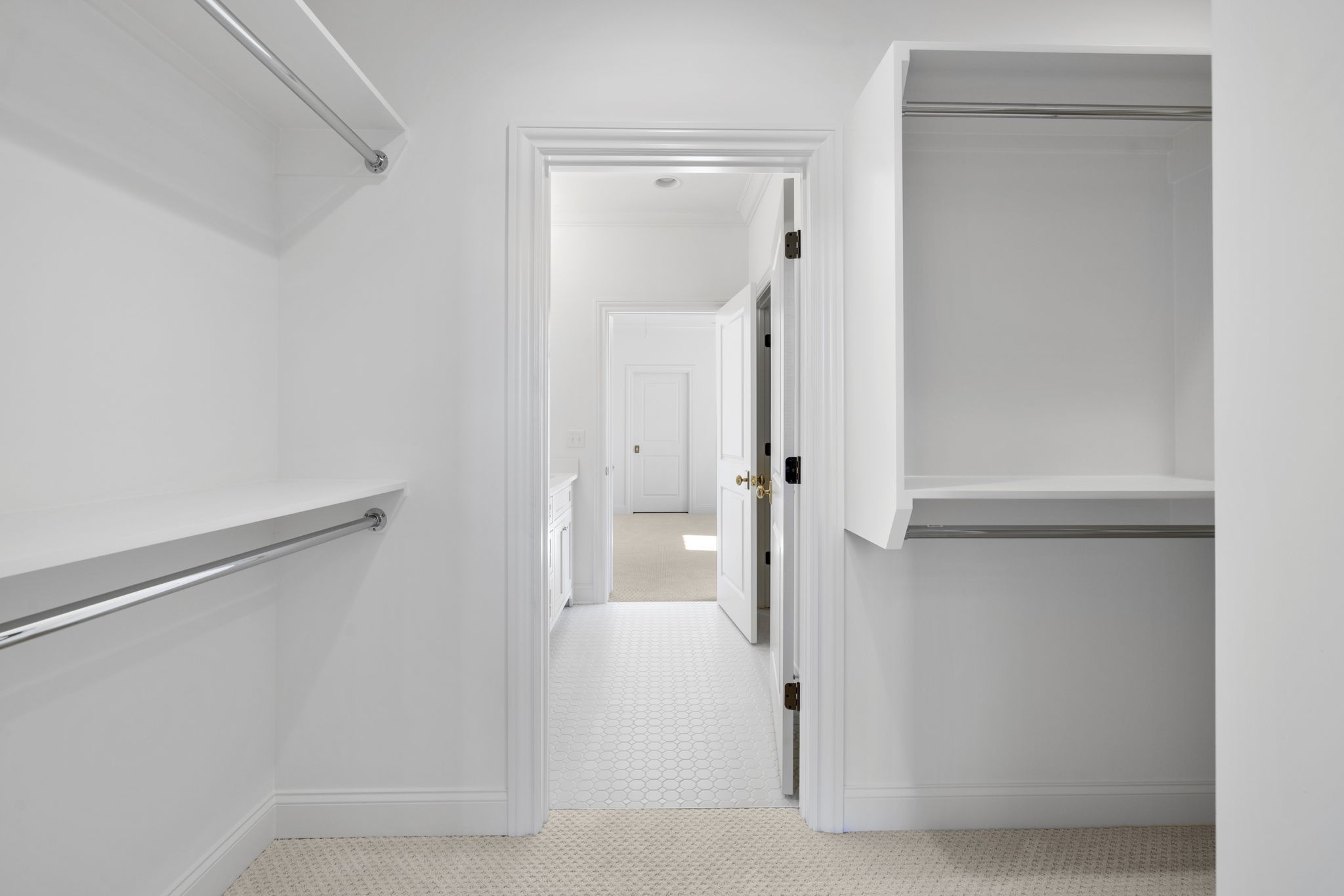 6034 Frazier Park Ln