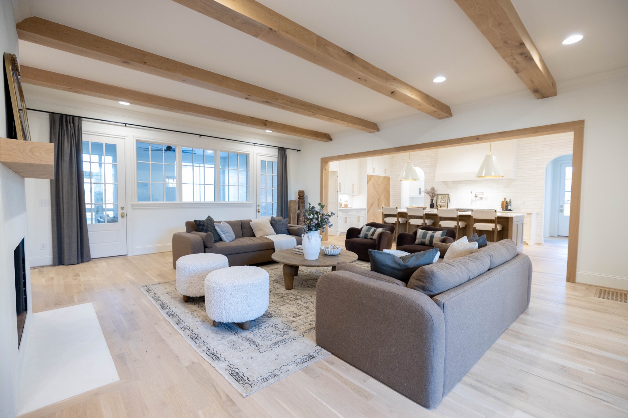 6034 Frazier Park Ln