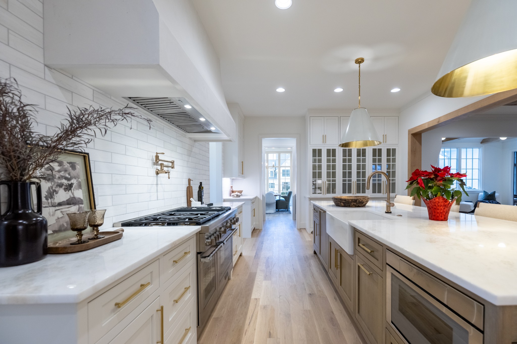 6034 Frazier Park Ln