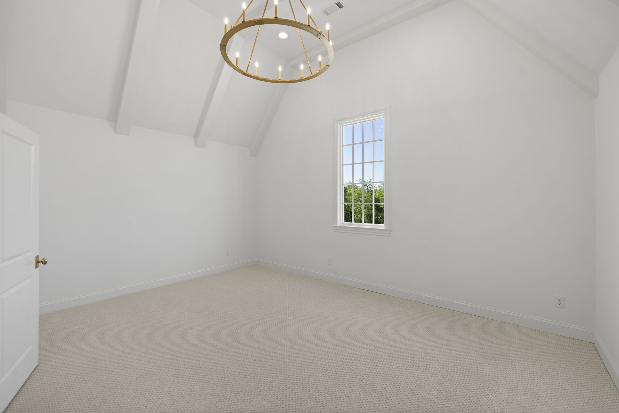 6034 Frazier Park Ln