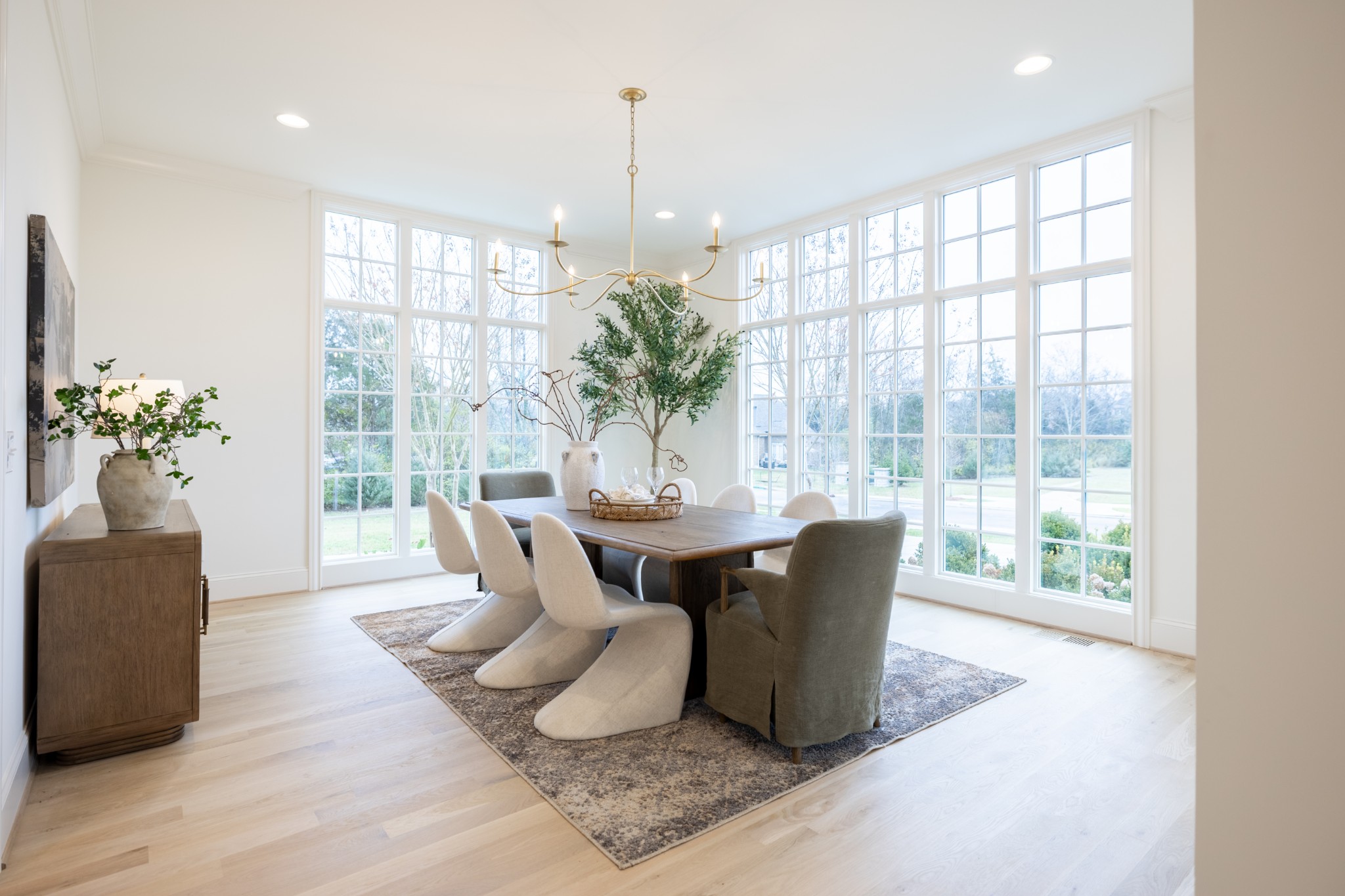 6034 Frazier Park Ln