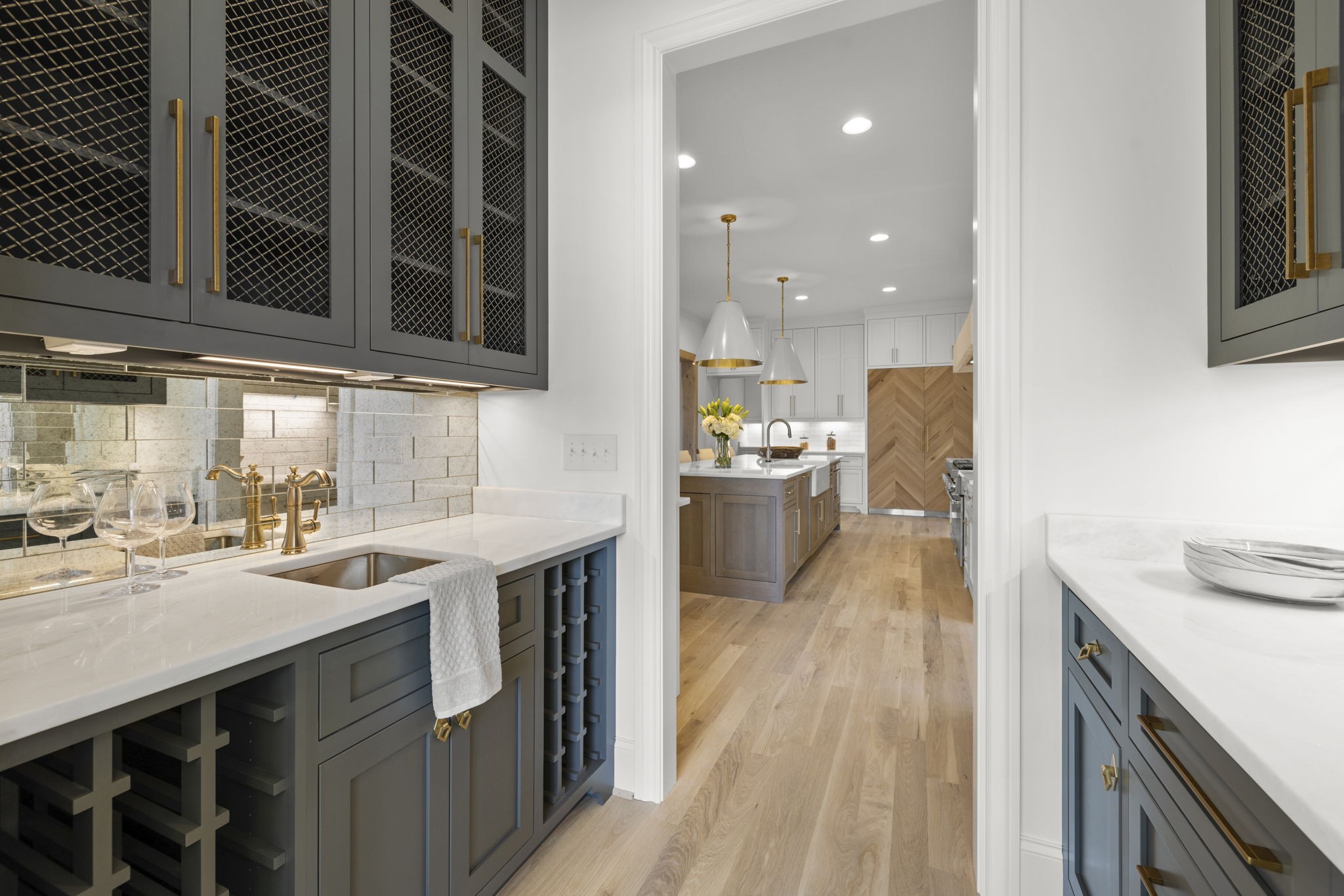 6034 Frazier Park Ln