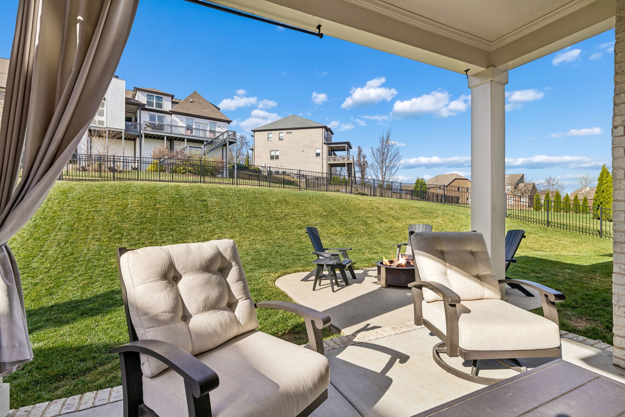 2645 Paddock Park Dr