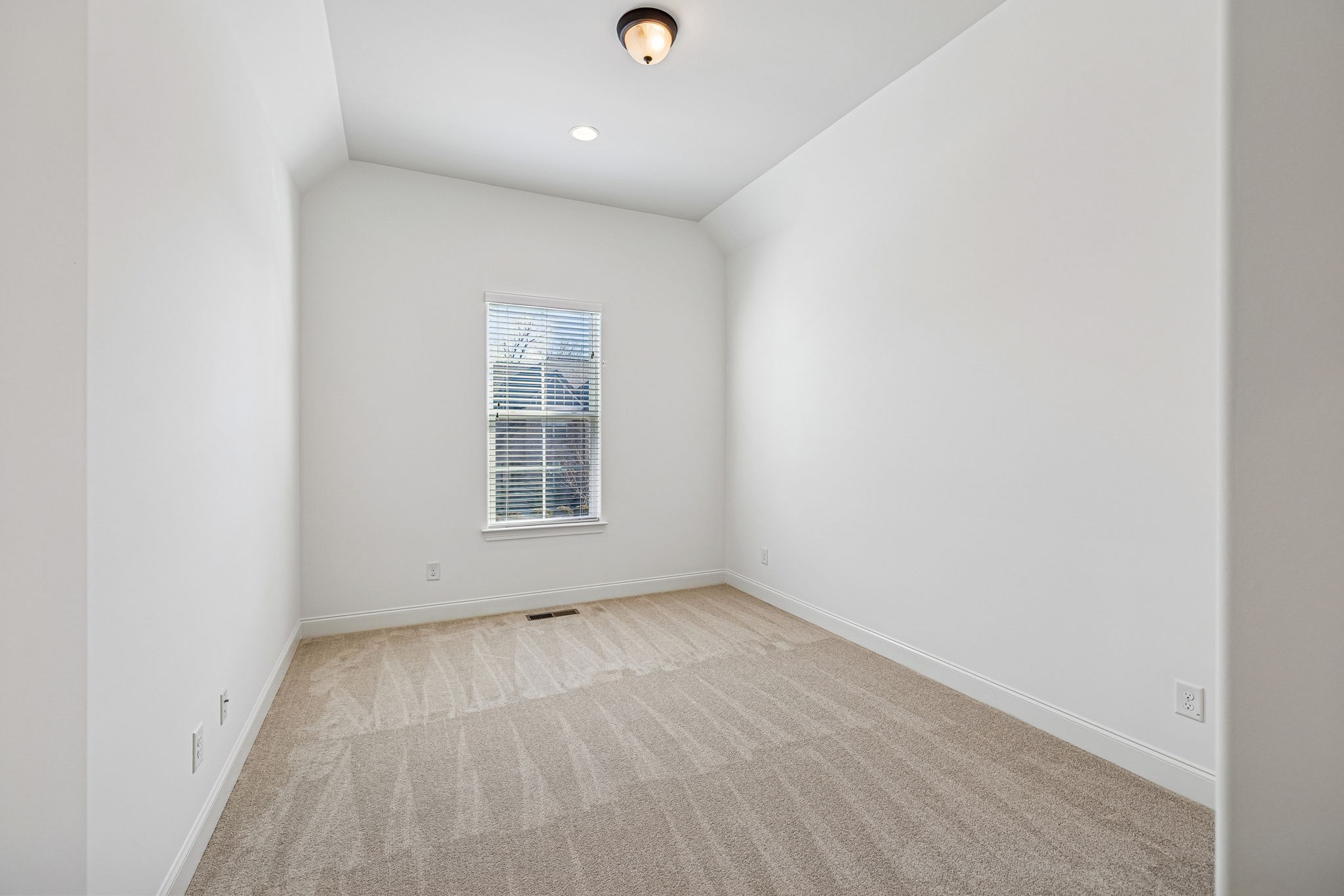 2645 Paddock Park Dr