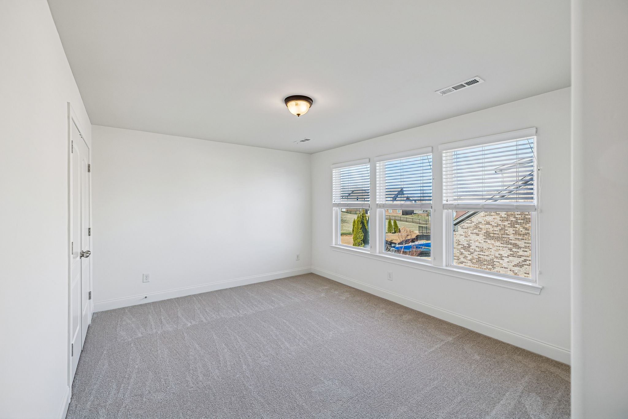 2645 Paddock Park Dr