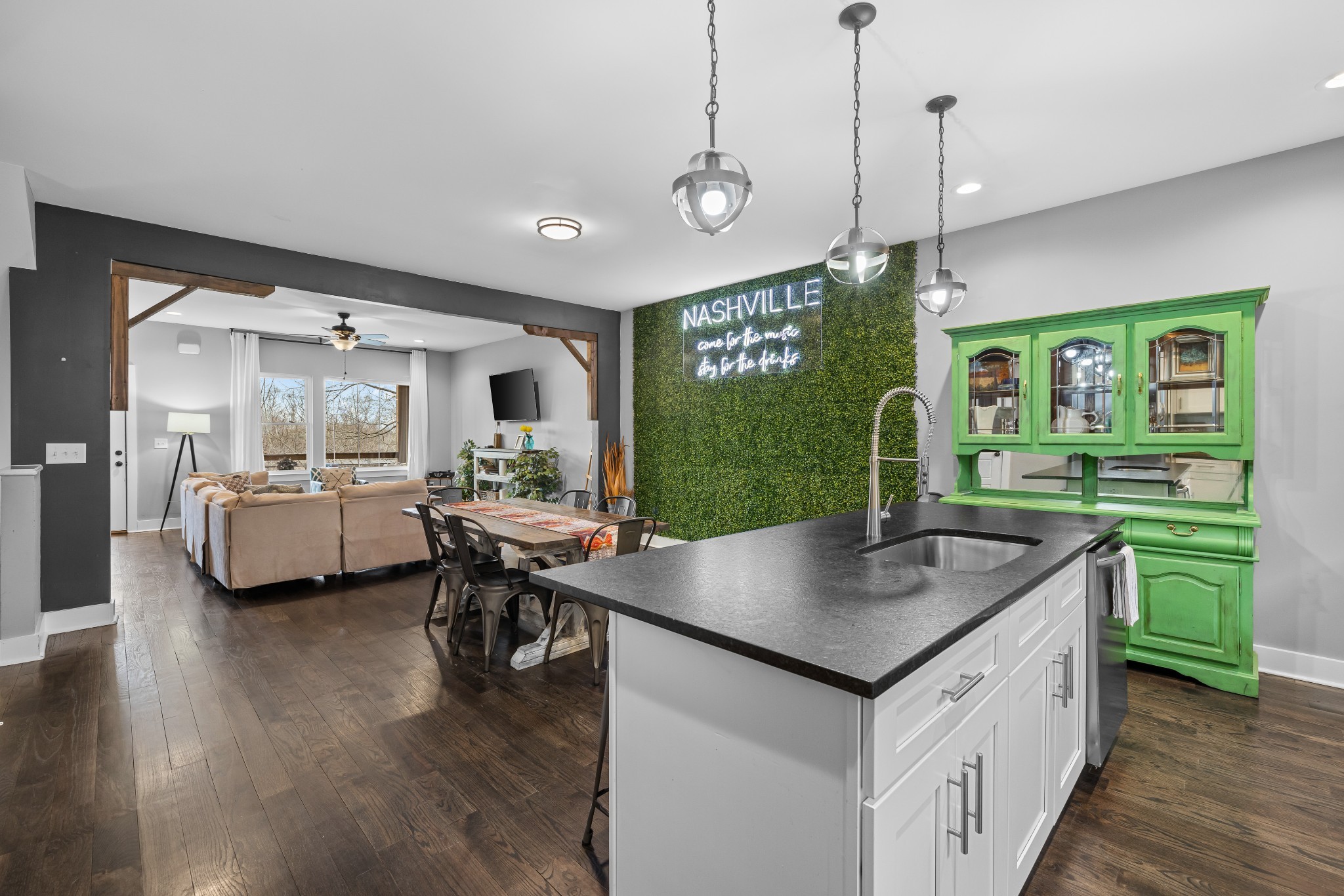 844 Cherokee Ave Unit: 11