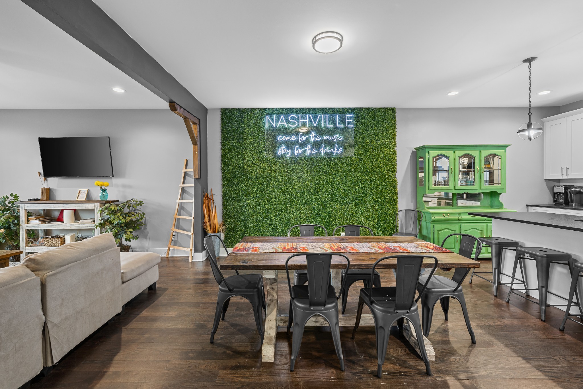 844 Cherokee Ave Unit: 11