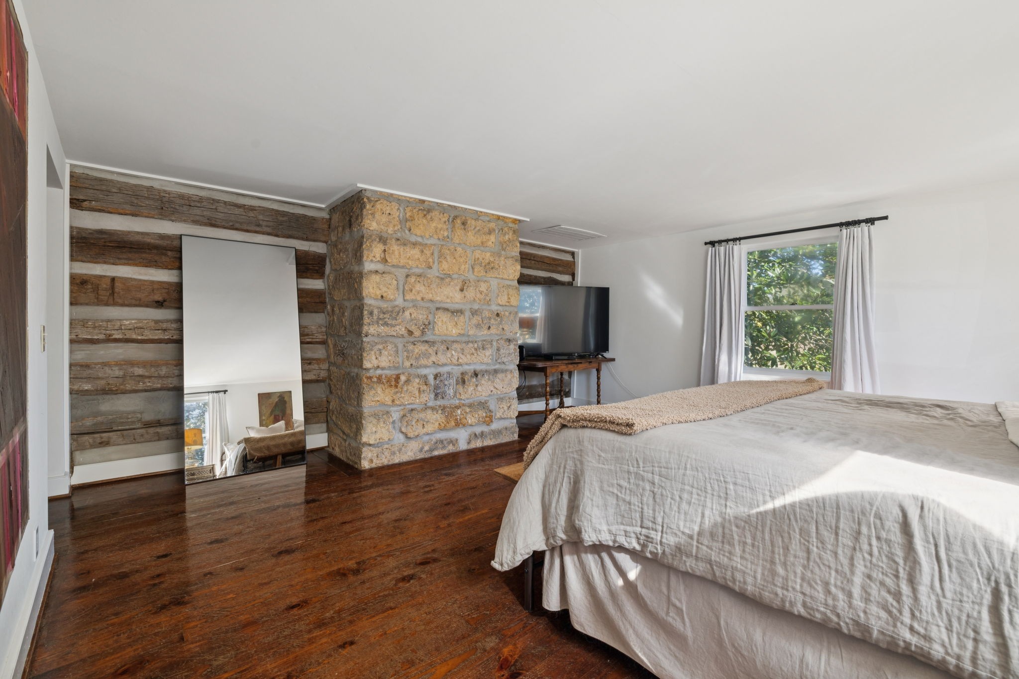 2060 Old Hillsboro Rd