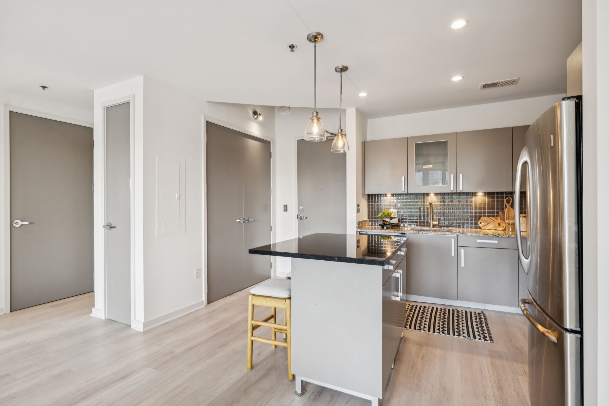 600 12th Ave, S Unit: 627