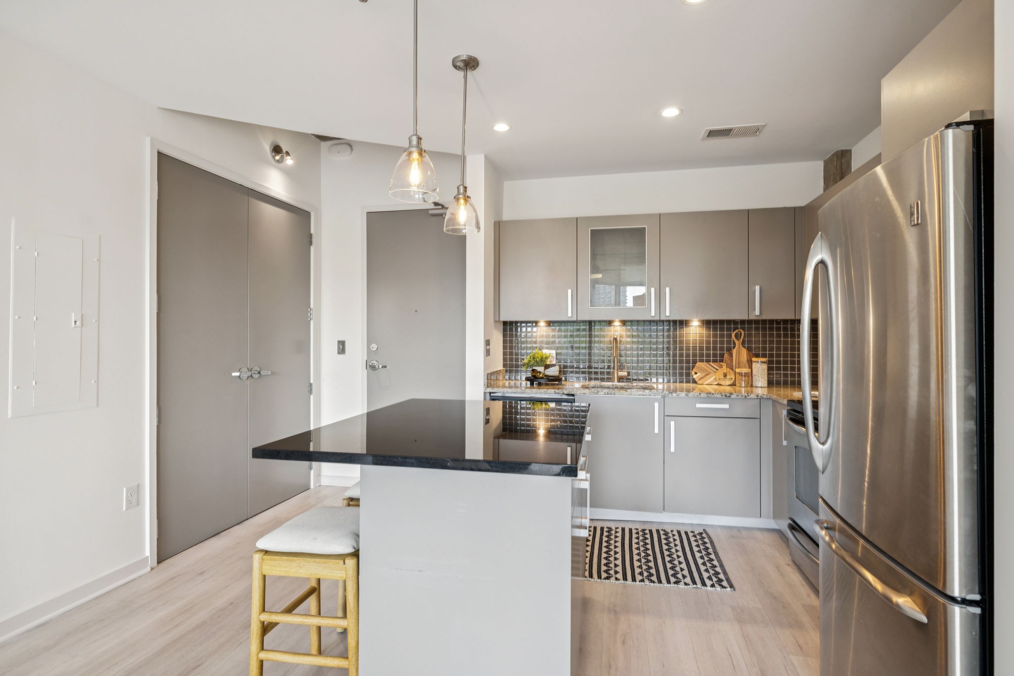 600 12th Ave, S Unit: 627