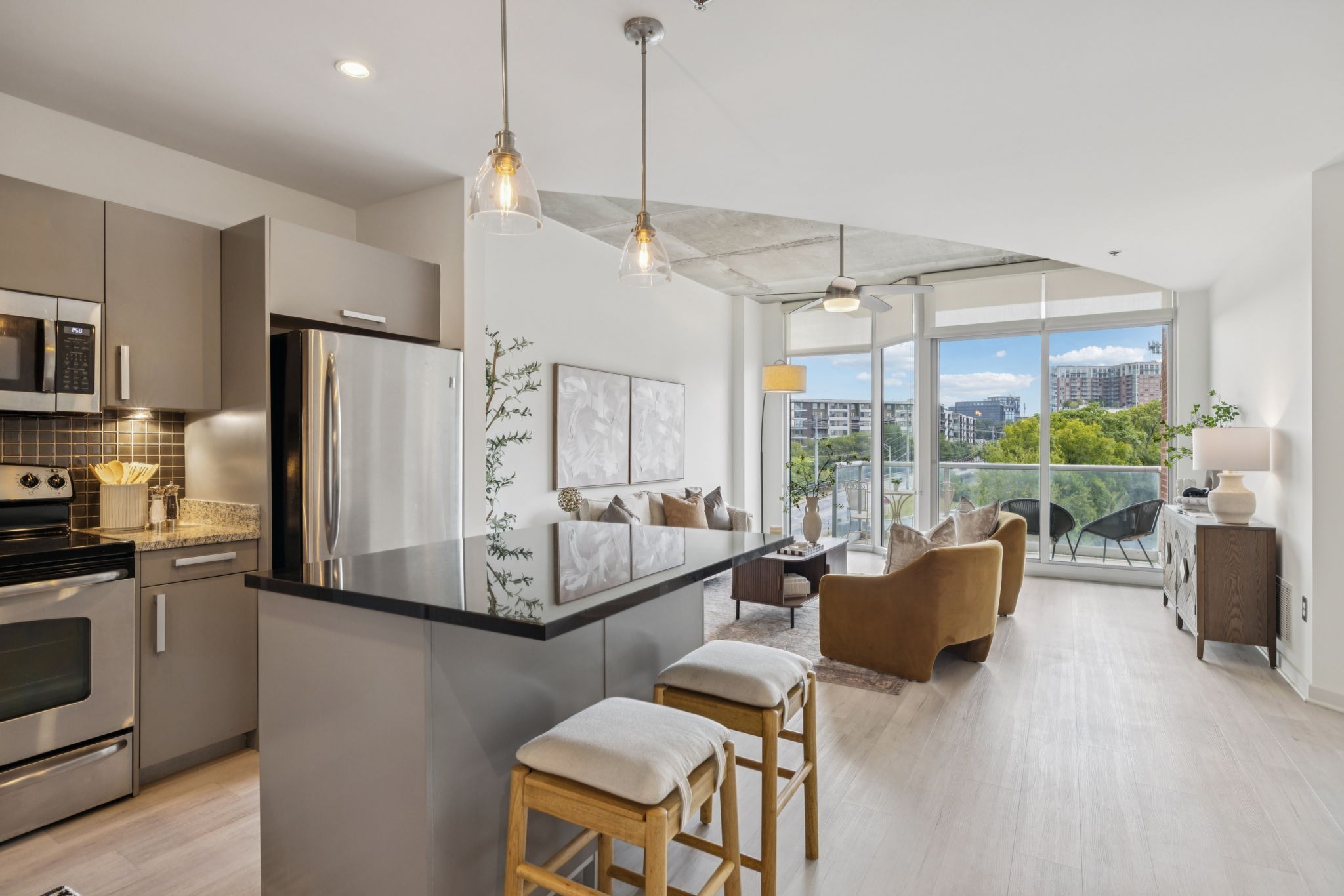 600 12th Ave, S Unit: 627