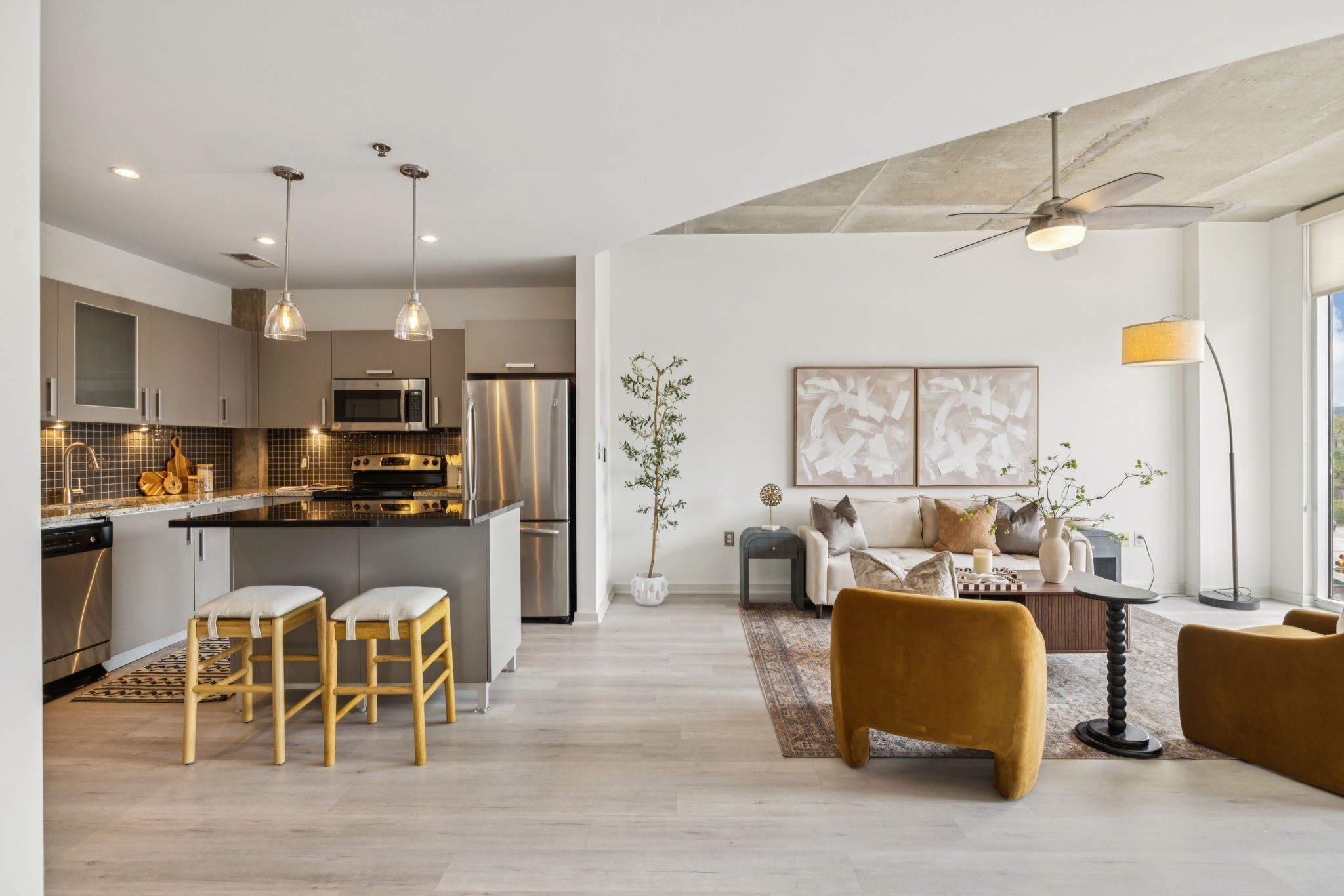 600 12th Ave, S Unit: 627