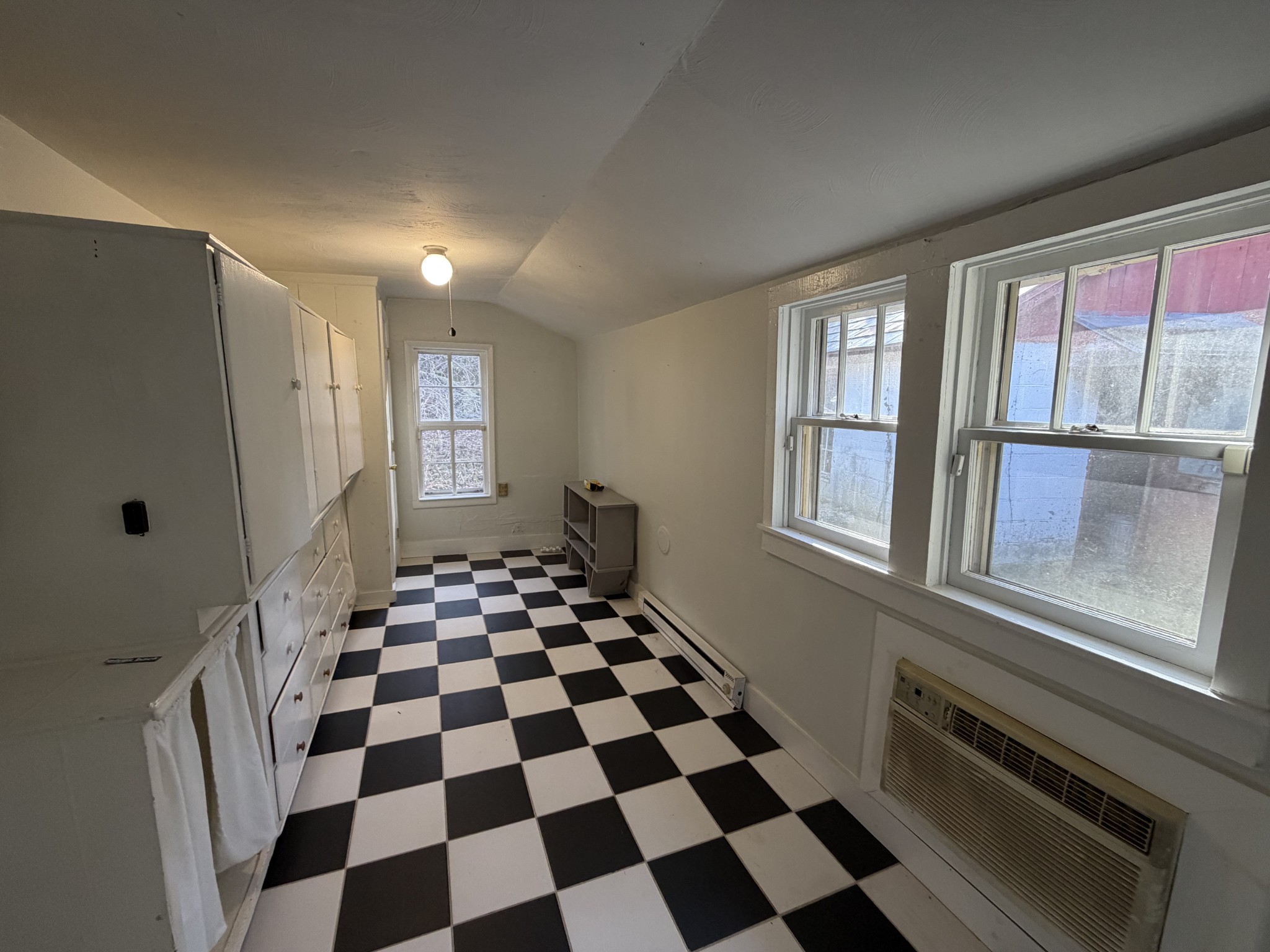 5169 Eatons Creek Rd