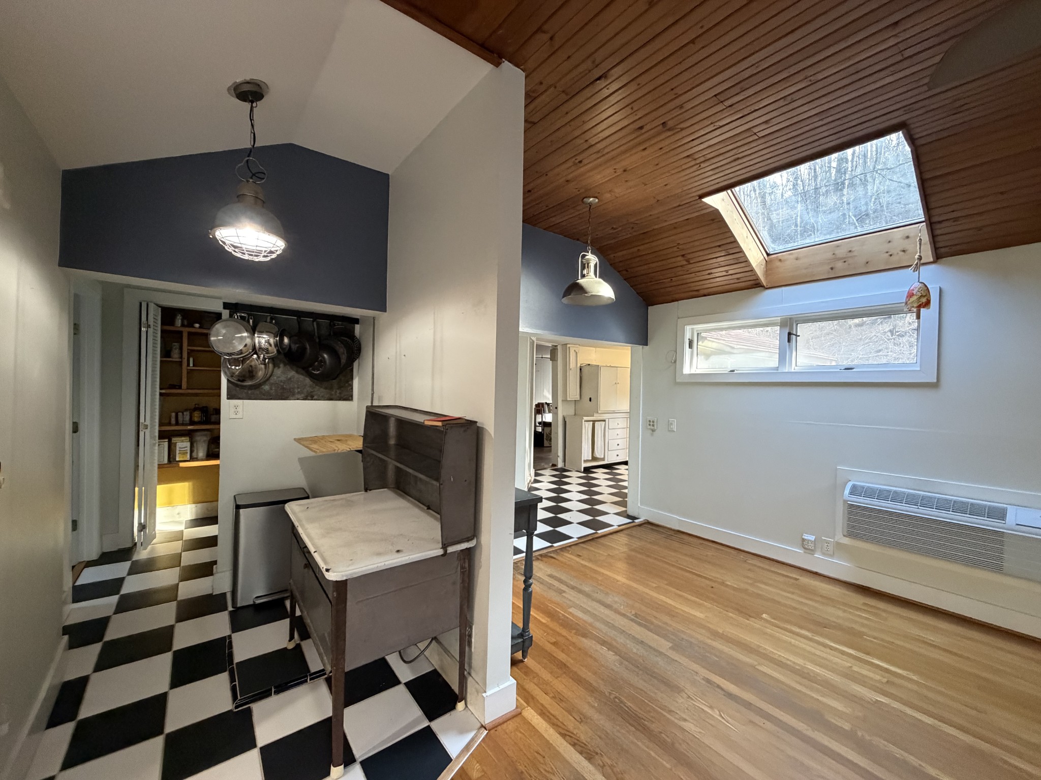 5169 Eatons Creek Rd