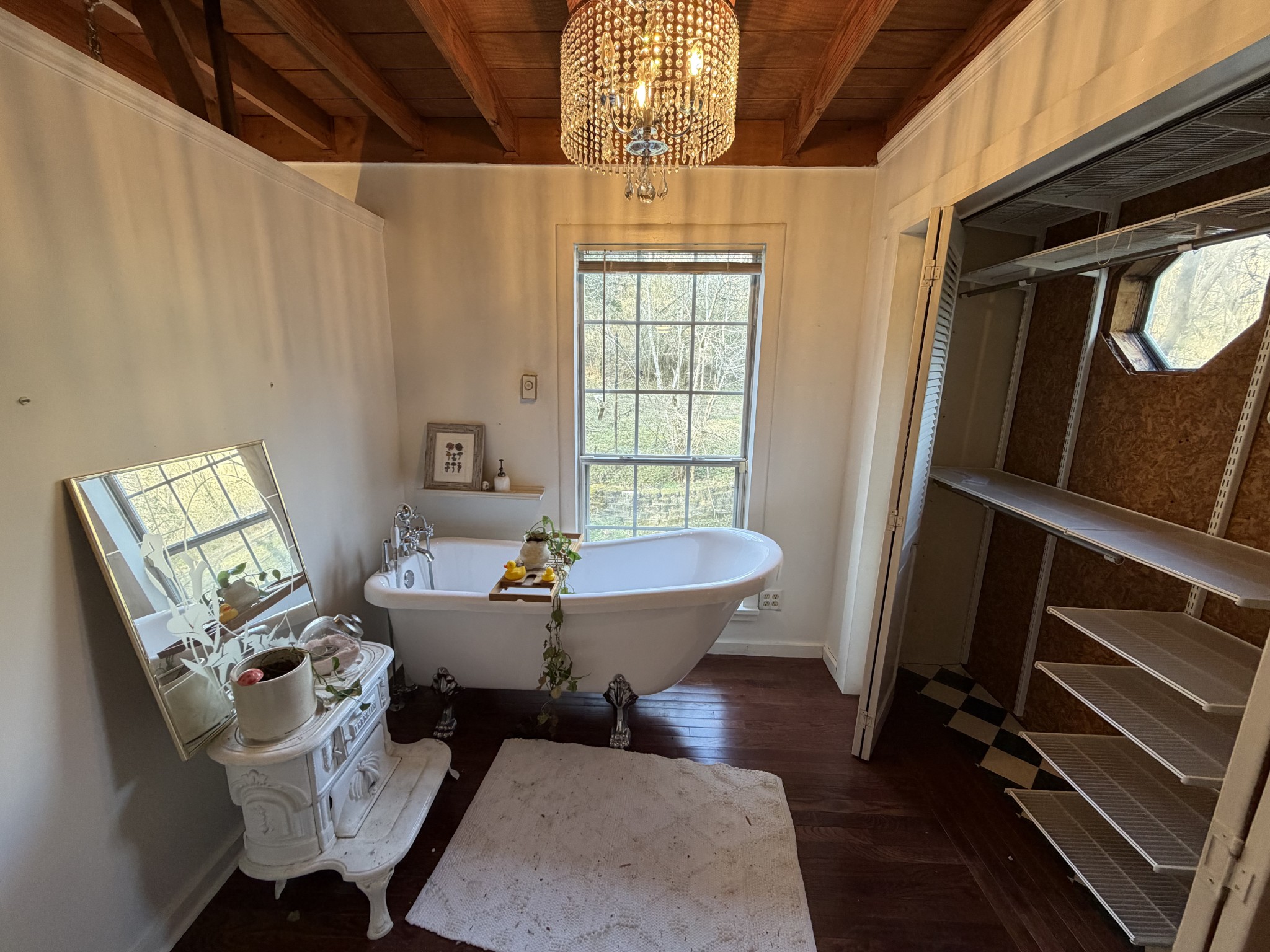 5169 Eatons Creek Rd