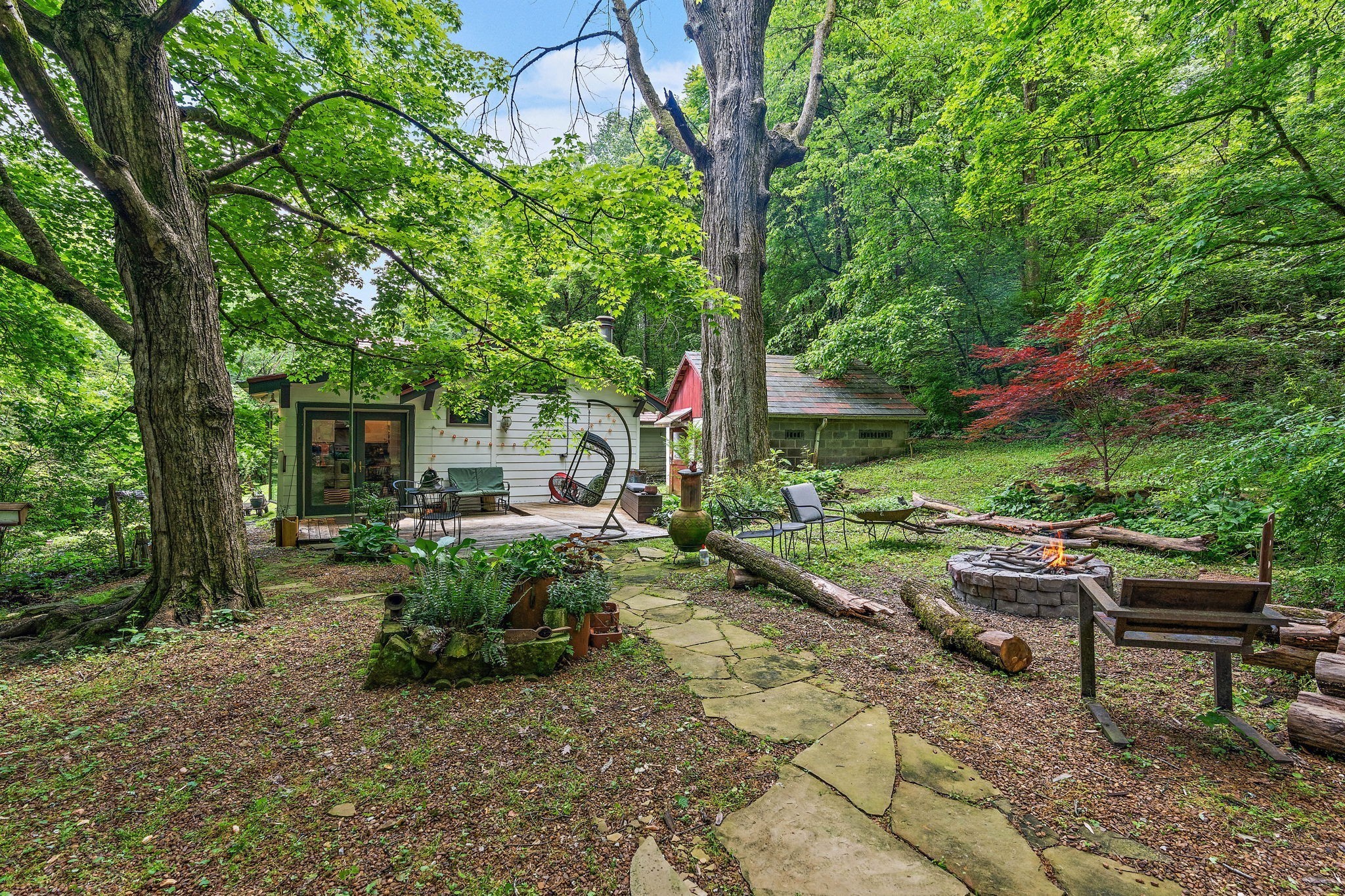 5169 Eatons Creek Rd