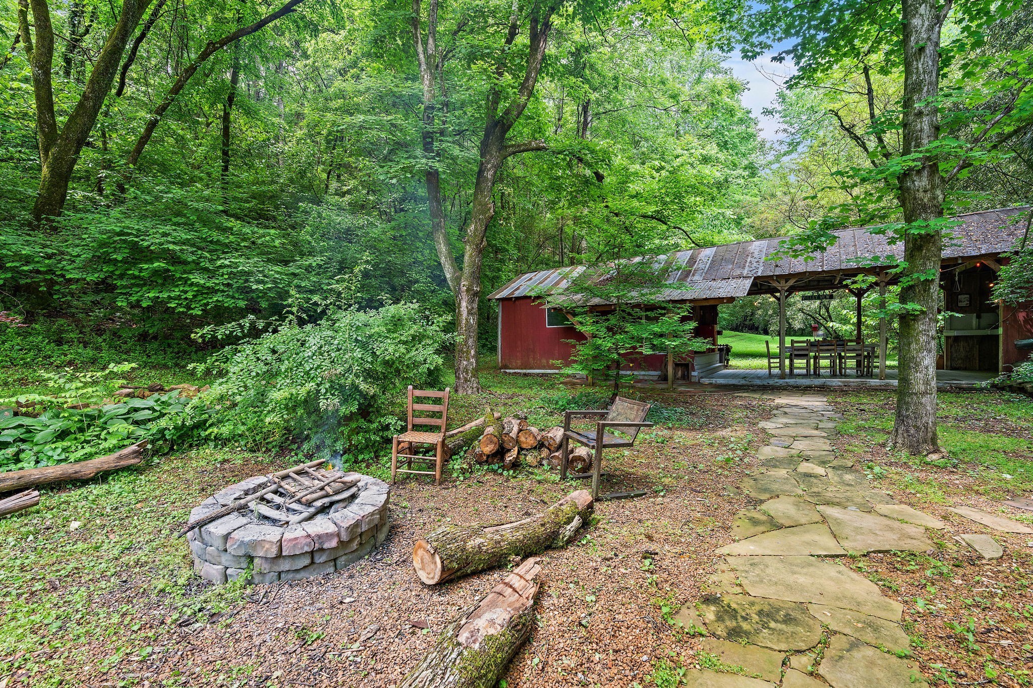 5169 Eatons Creek Rd