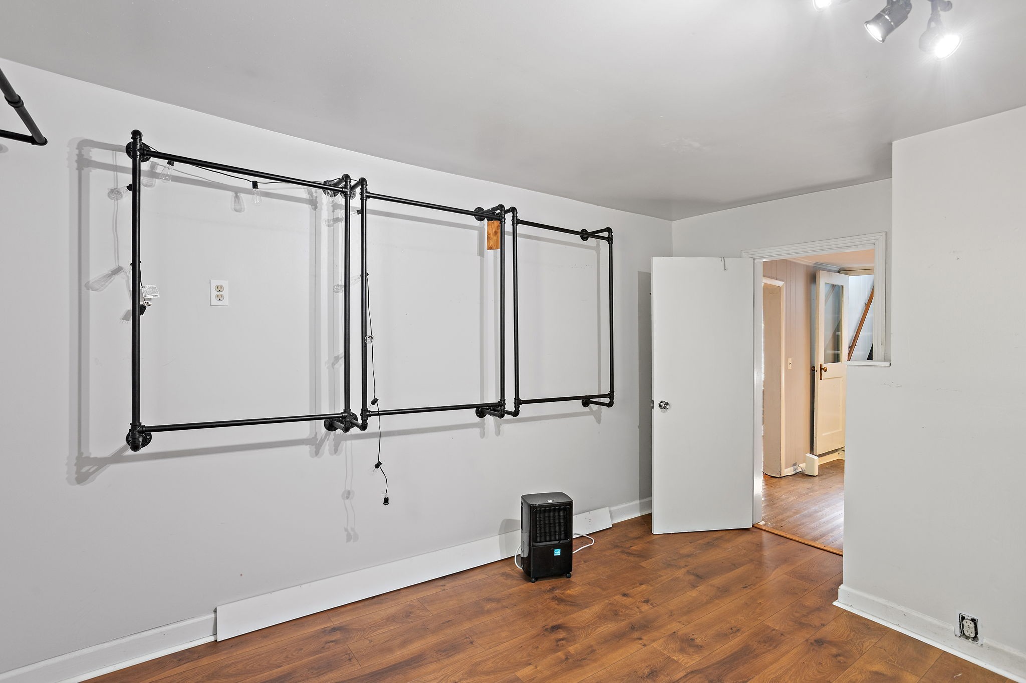 5169 Eatons Creek Rd