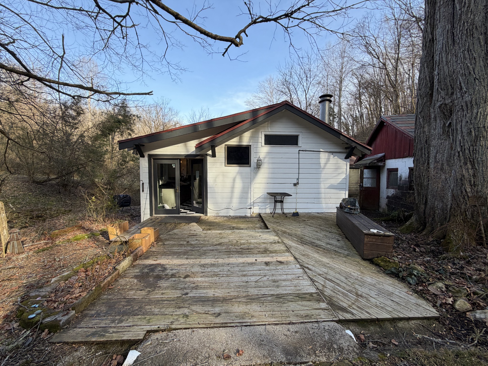 5169 Eatons Creek Rd