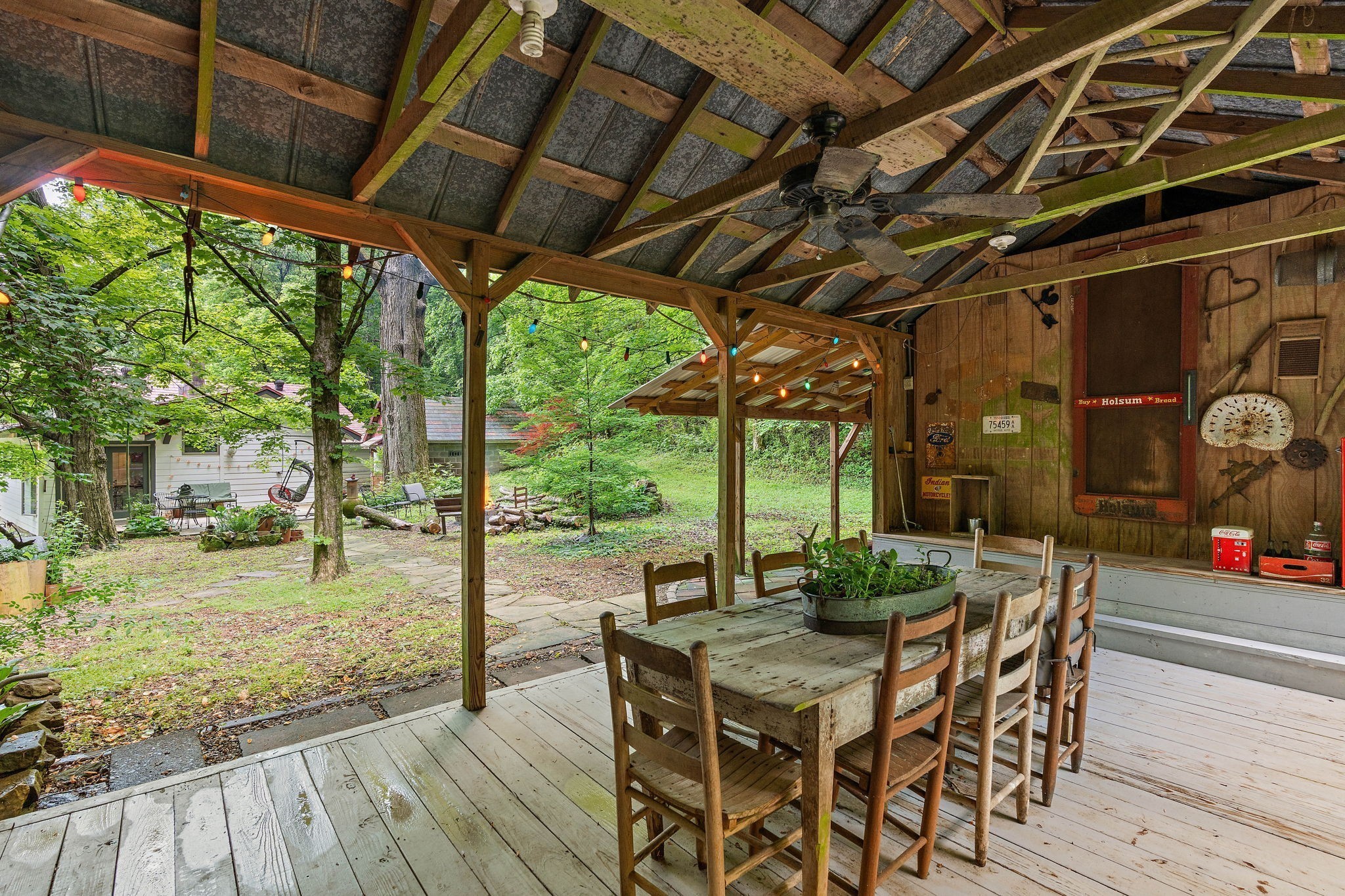 5169 Eatons Creek Rd