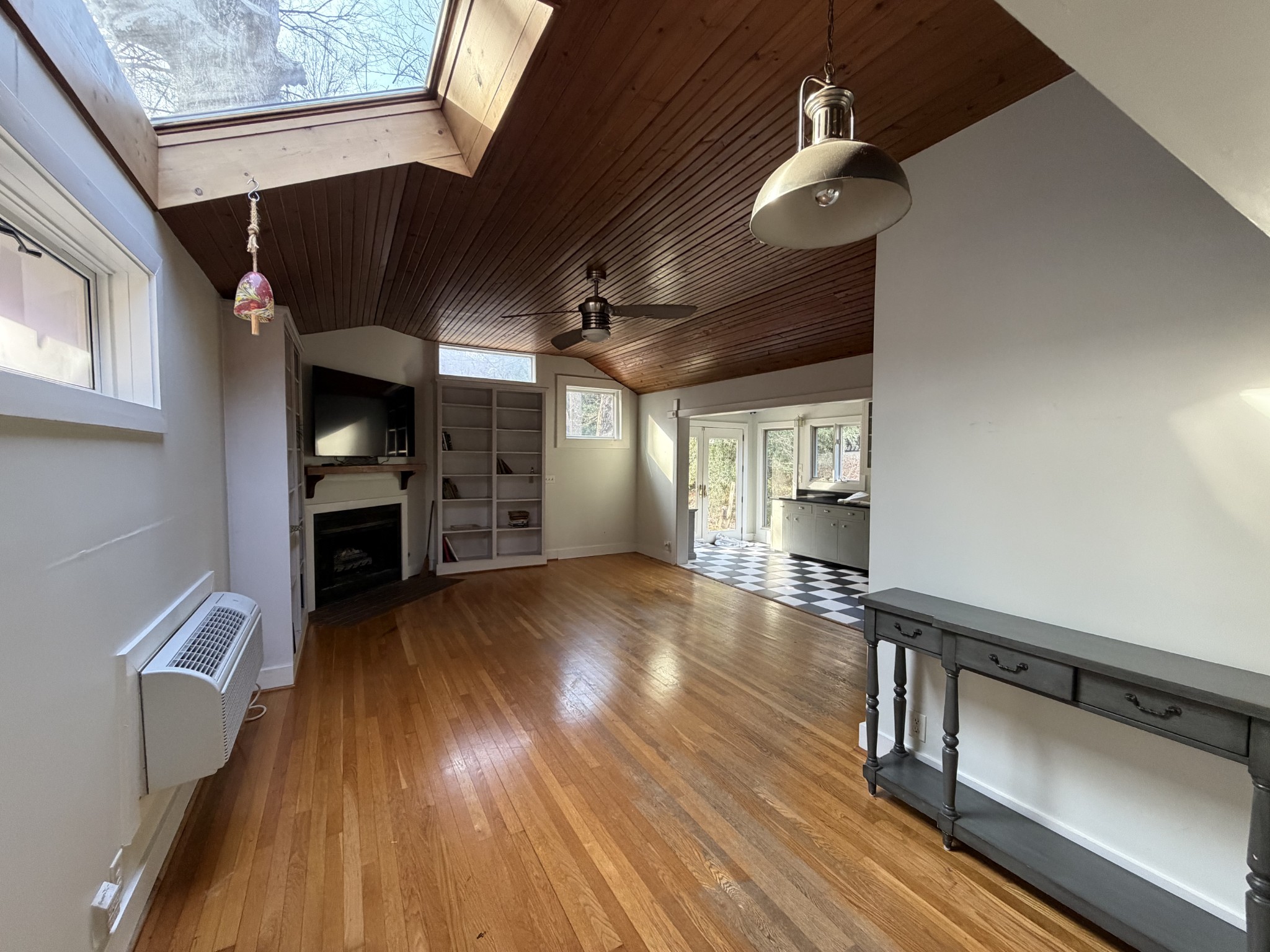 5169 Eatons Creek Rd