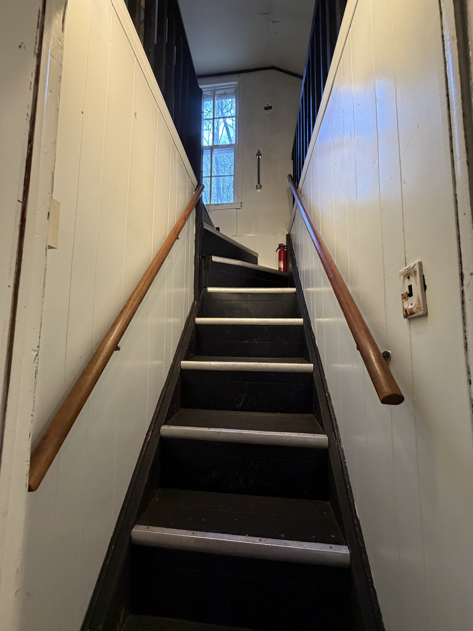 5169 Eatons Creek Rd