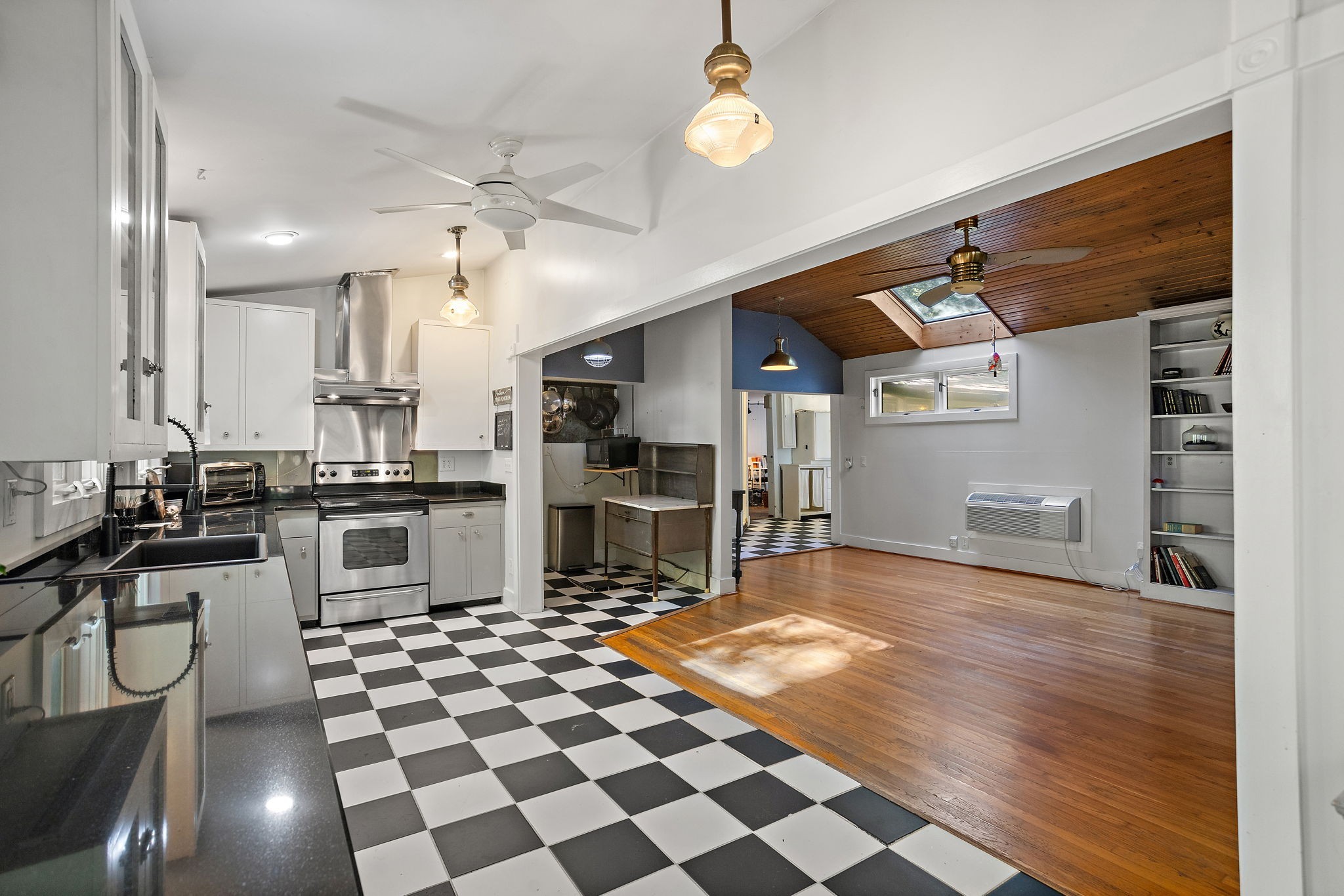 5169 Eatons Creek Rd