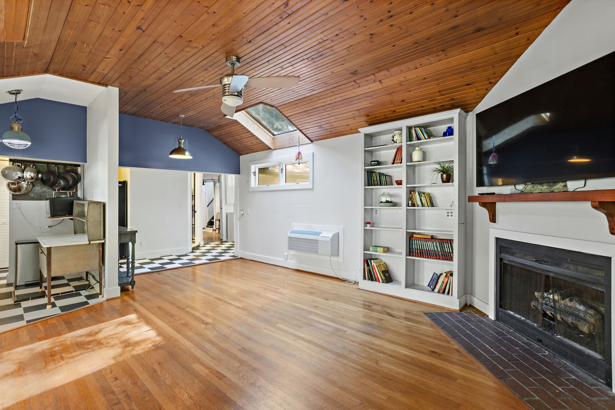 5169 Eatons Creek Rd