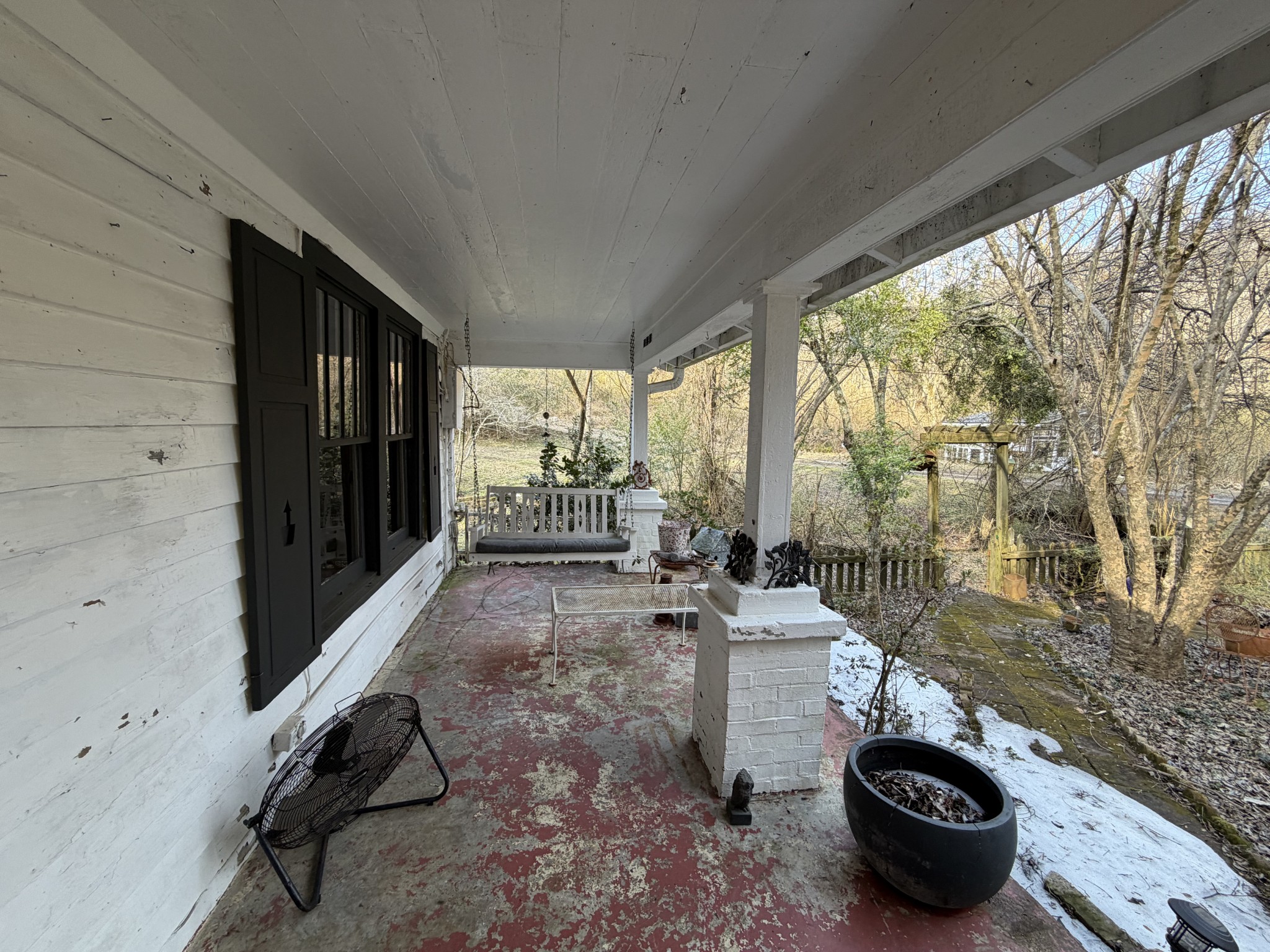 5169 Eatons Creek Rd