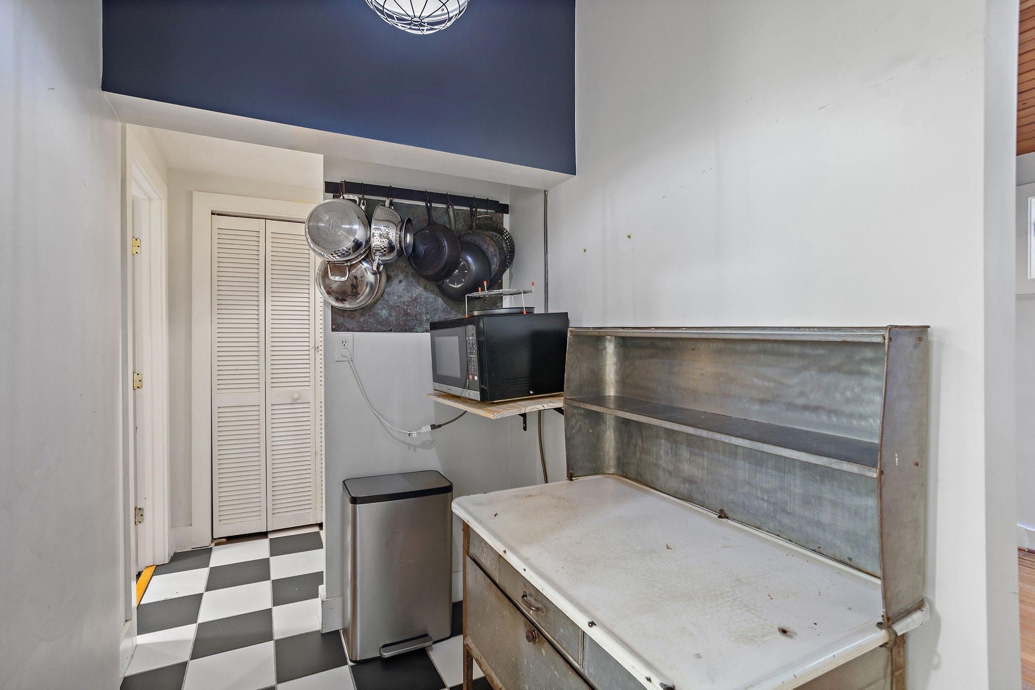 5169 Eatons Creek Rd