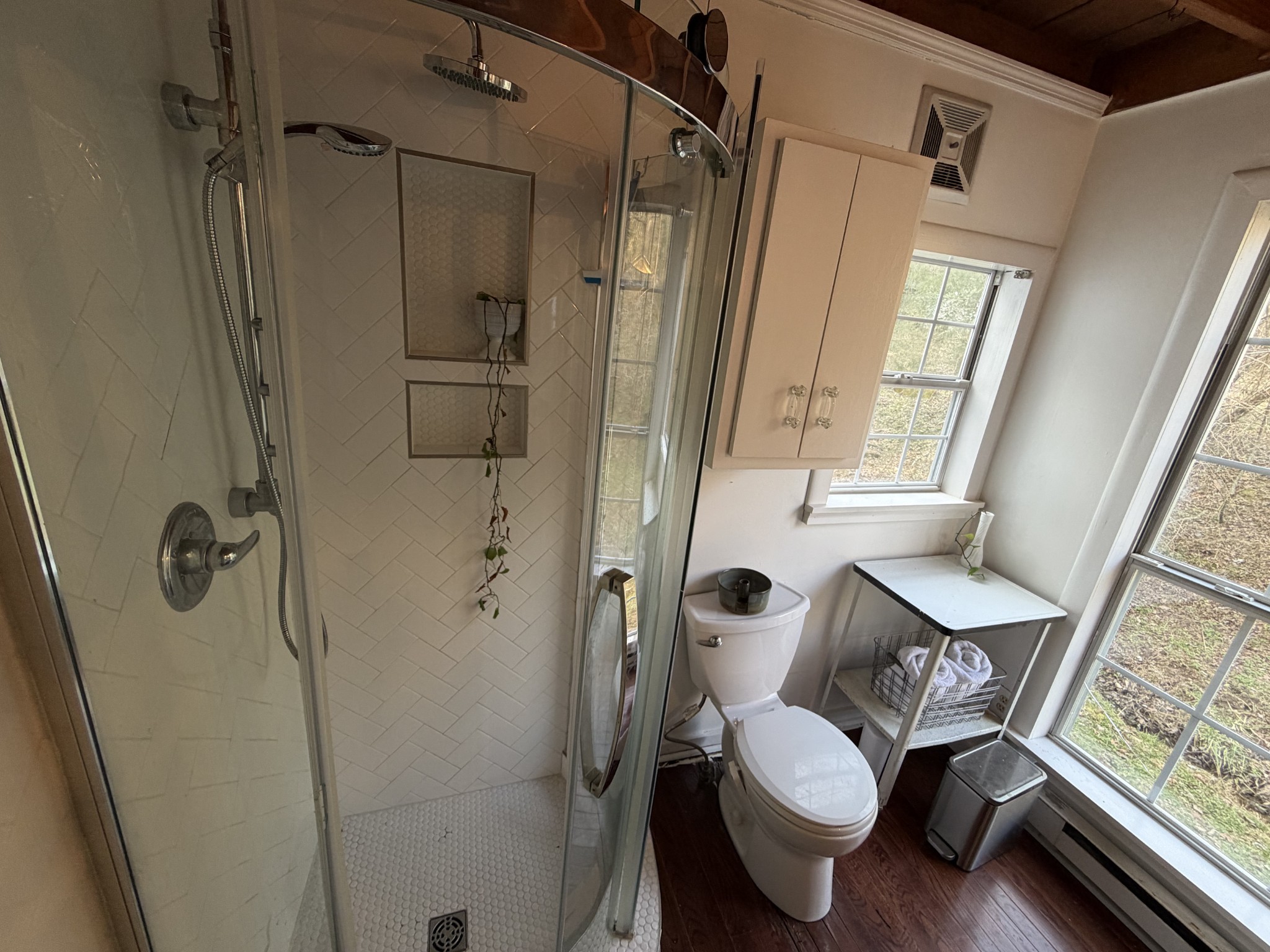 5169 Eatons Creek Rd