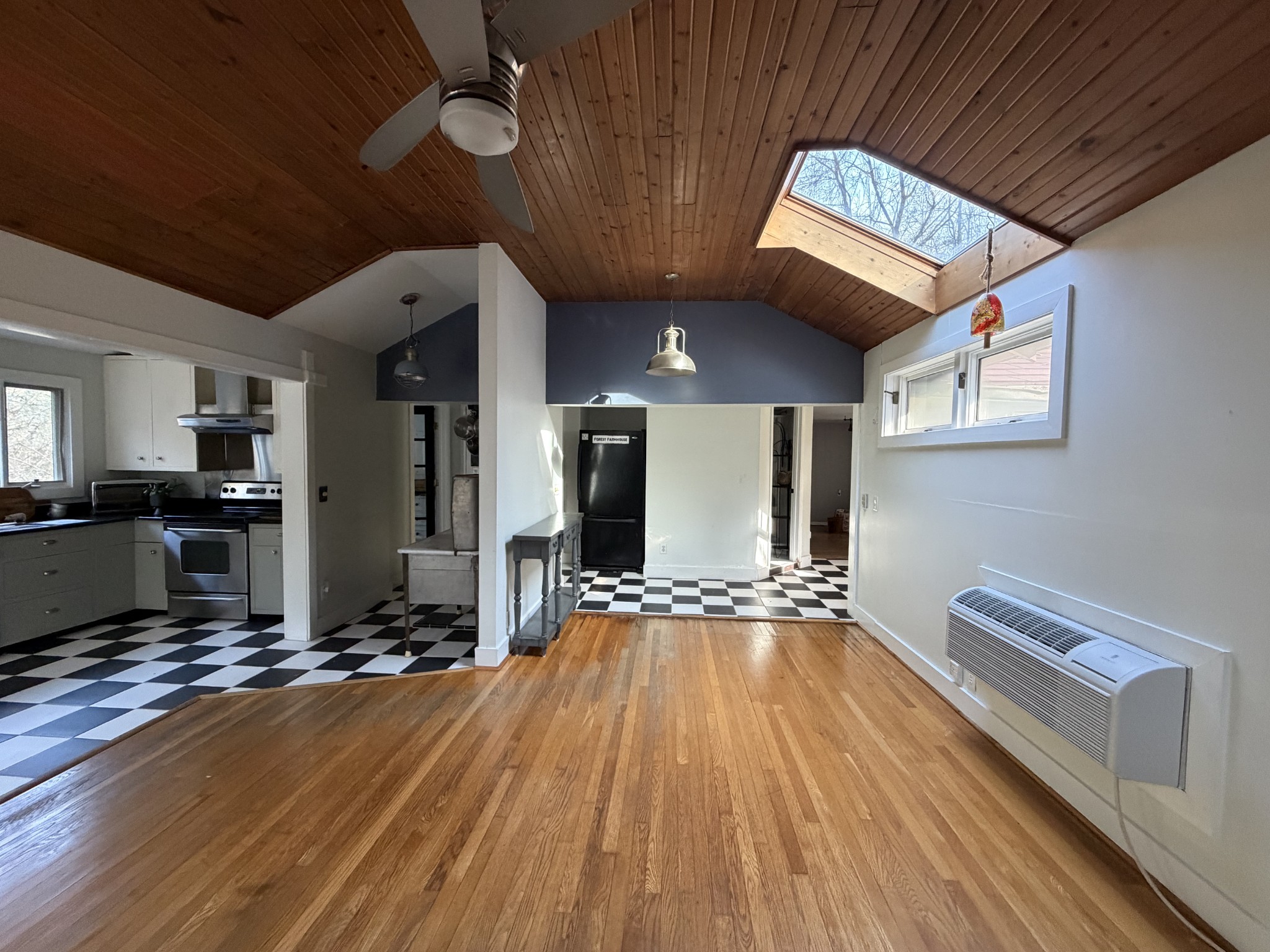 5169 Eatons Creek Rd