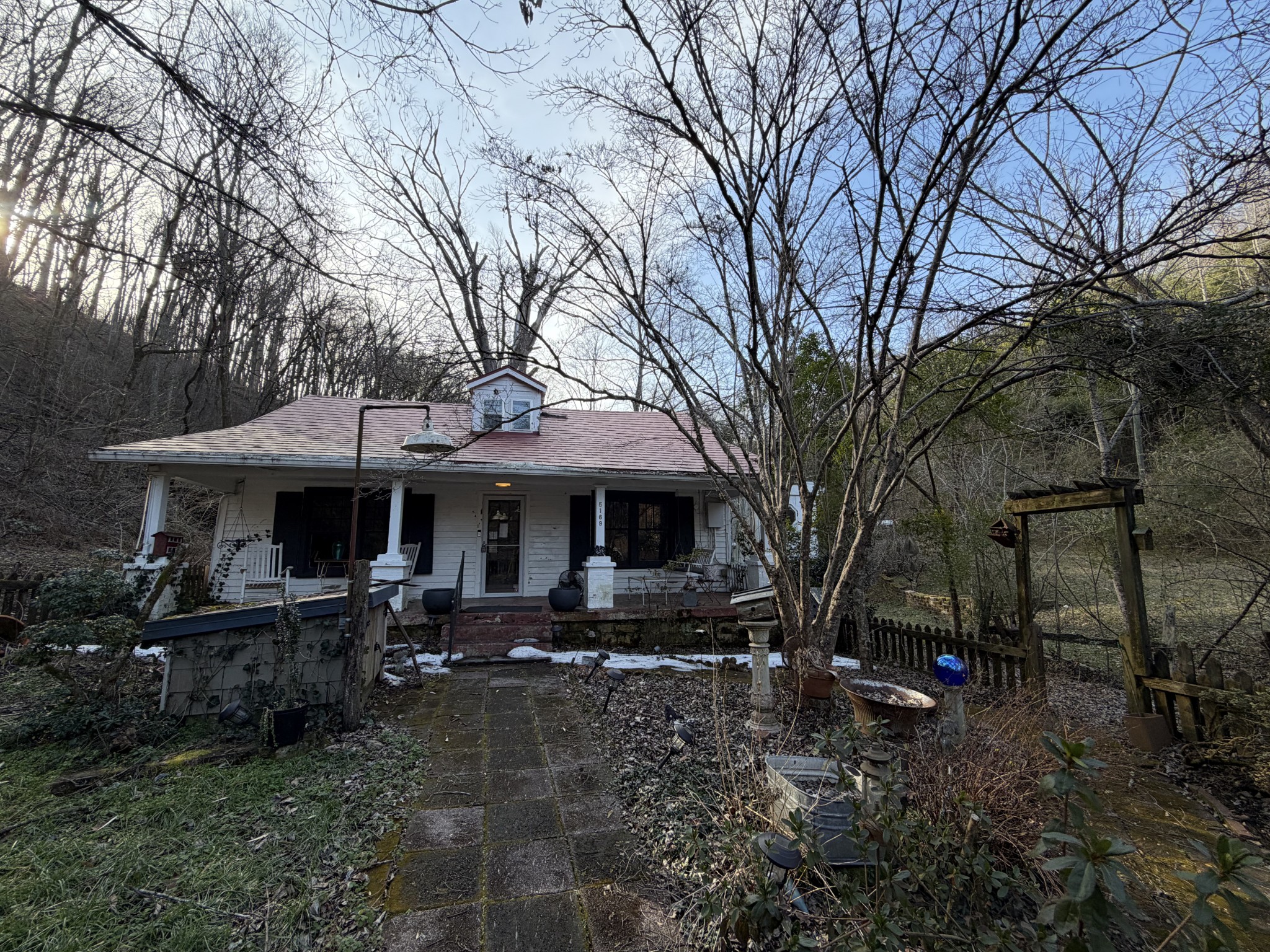 5169 Eatons Creek Rd