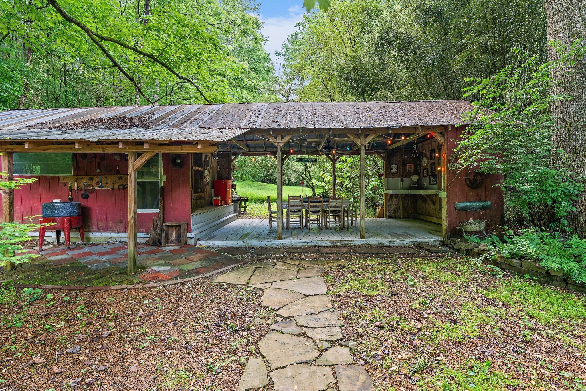 5169 Eatons Creek Rd