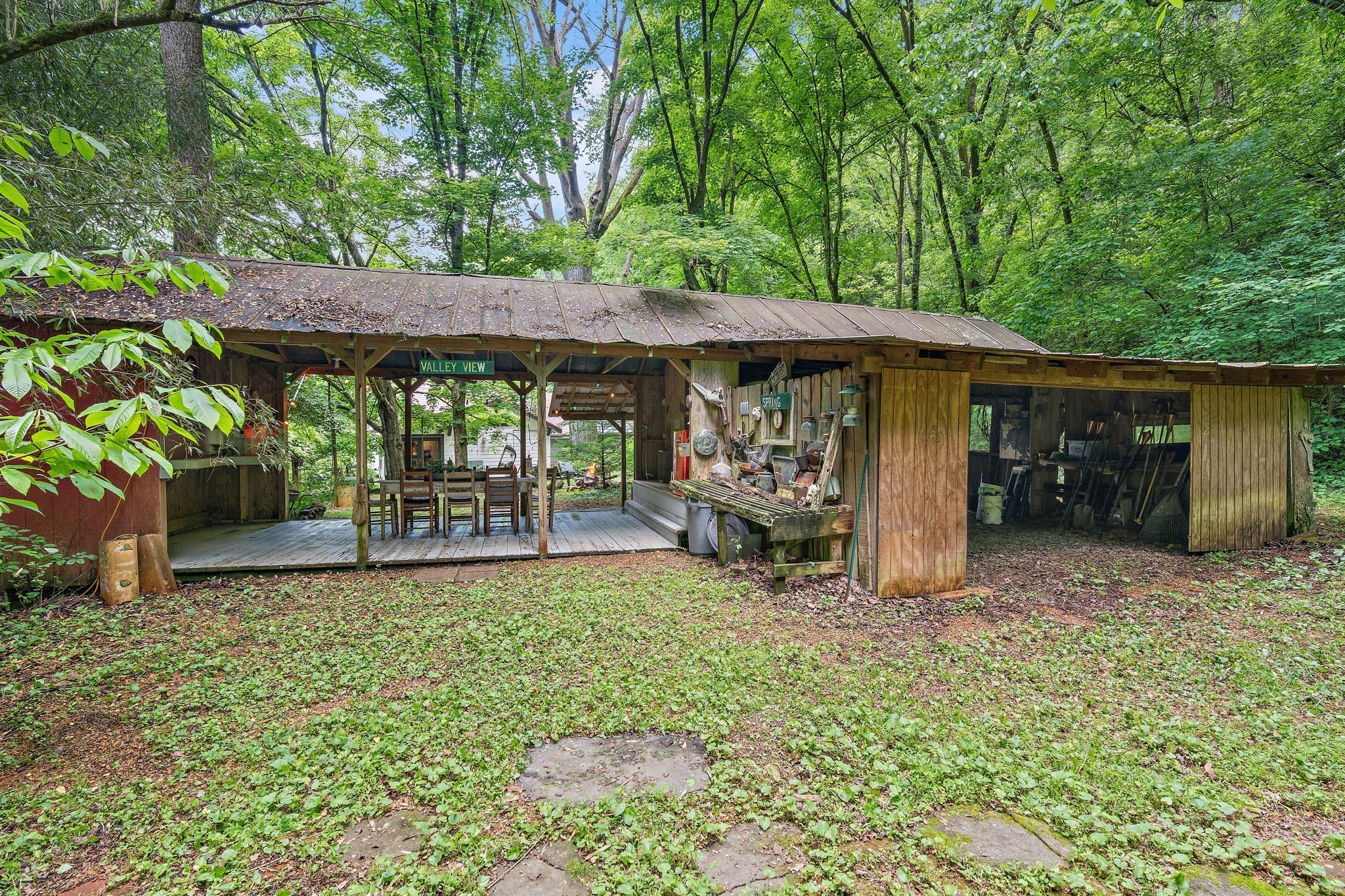 5169 Eatons Creek Rd